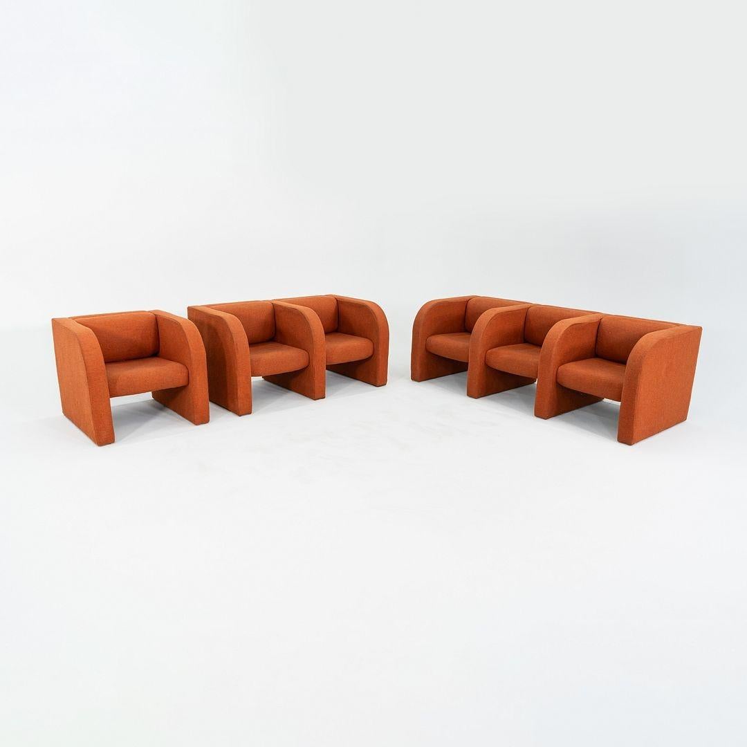 Canapé moderniste des années 1970 à trois places en tissu orange en vente 5
