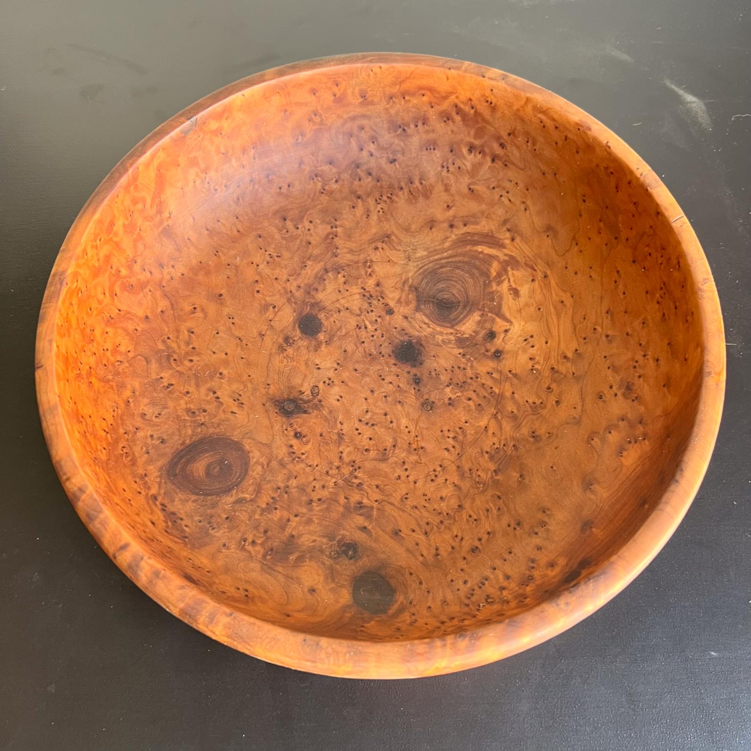 Cuenco de madera de burl de arte modernista de Studio A de los años 70 en venta 2