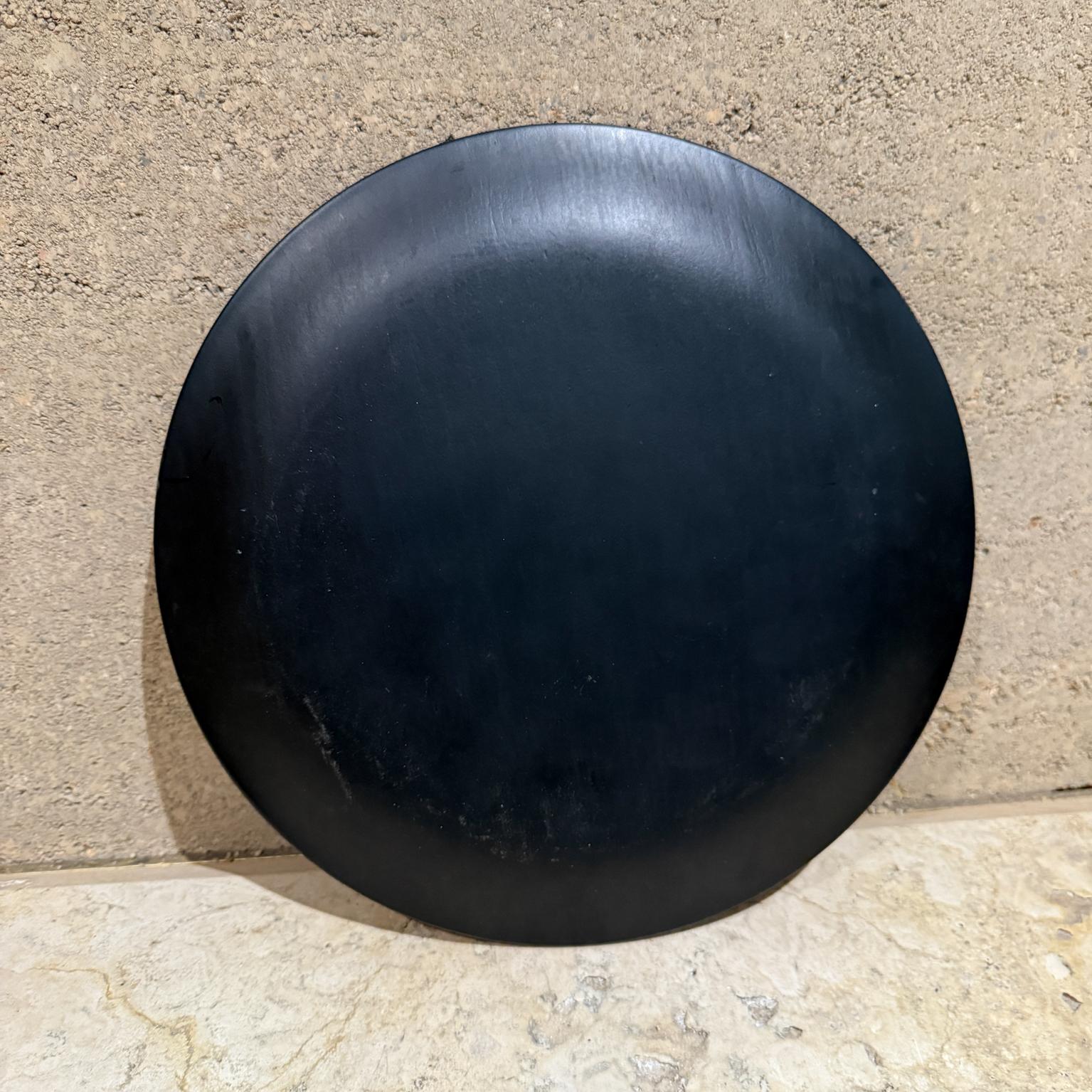 Bandeja modernista de madera de teca sobre negro de los años 70 en Bueno estado para la venta en Chula Vista, CA