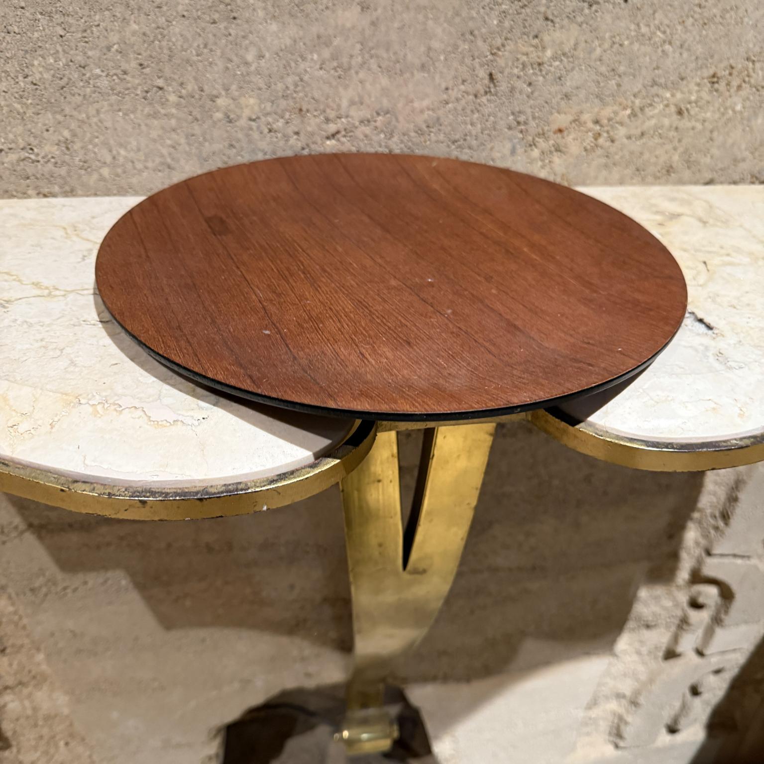 Bandeja modernista de madera de teca sobre negro de los años 70 Teca en venta