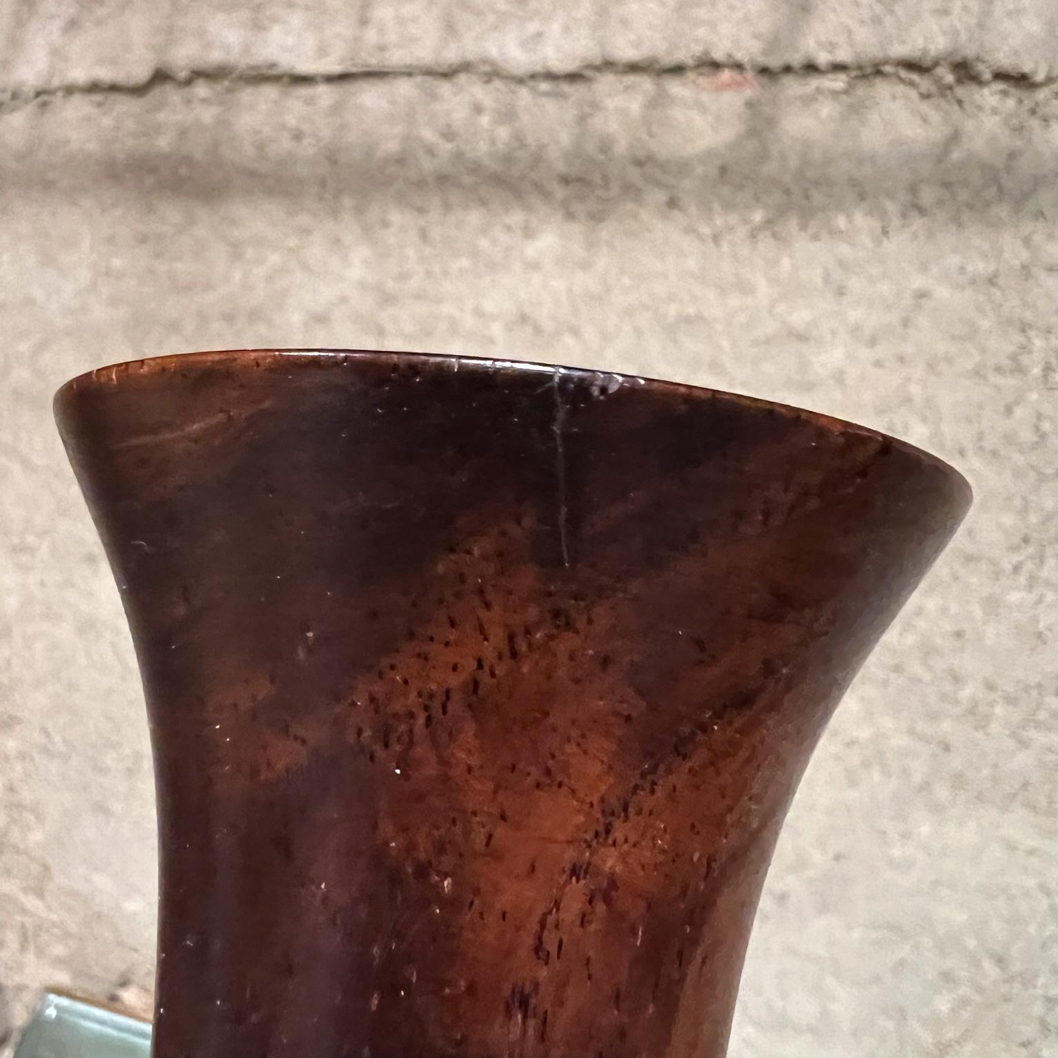 Vase moderniste des années 1970 en bois tourné palissandre  en vente 2