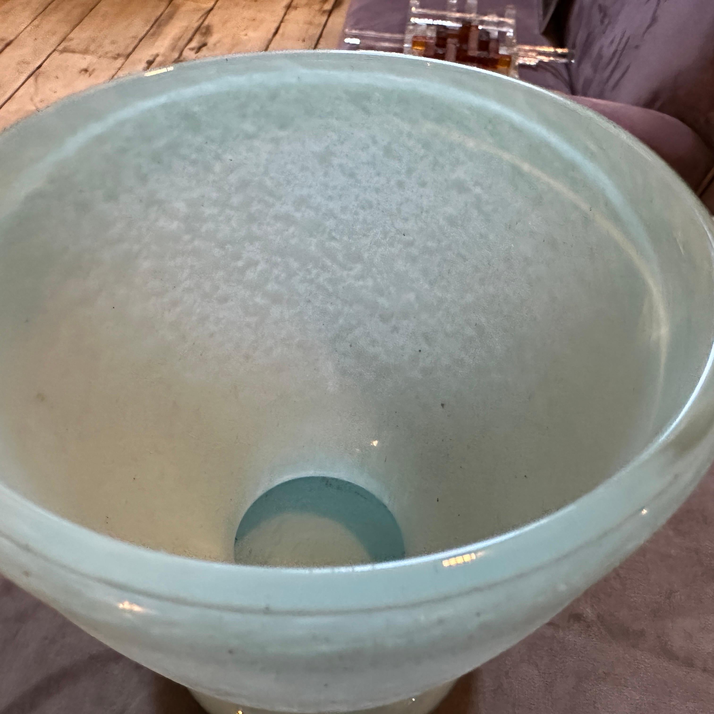 1970er Modernistische Vase aus türkisem und weißem Scavo Murano Glas von Seguso im Angebot 5