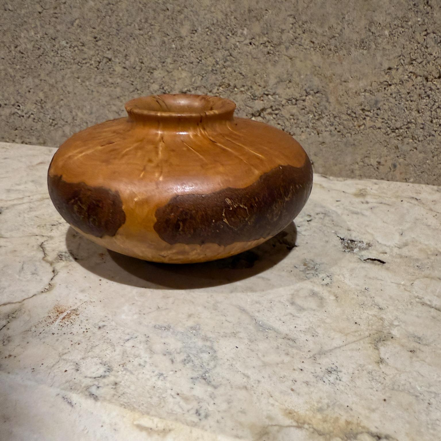 Jarrón modernista de los años 70 Madera de abedul y burl en venta 5