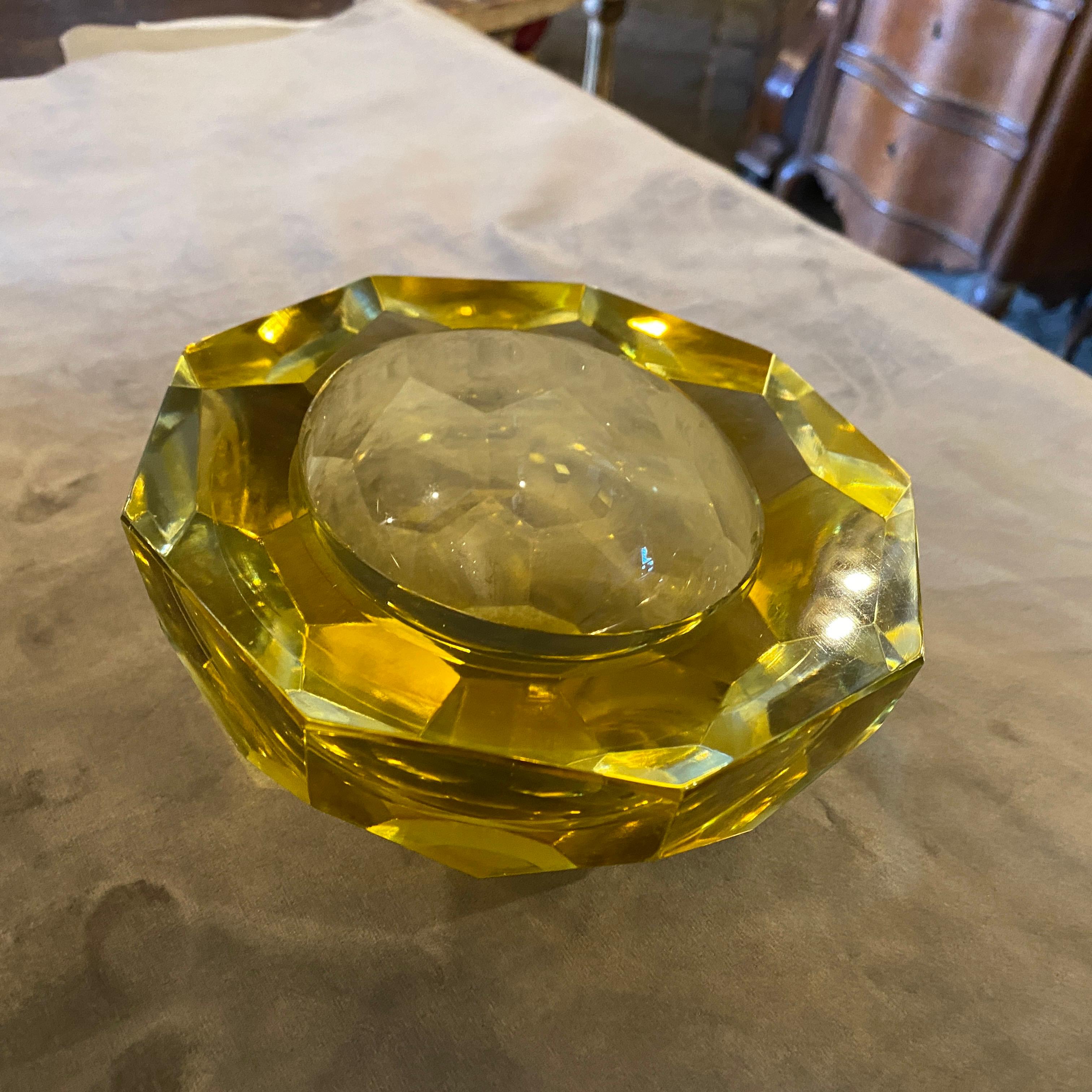 Italian 1970s Modernist Yellow Lemon Faceted Murano Glass Ashtray by Seguso
