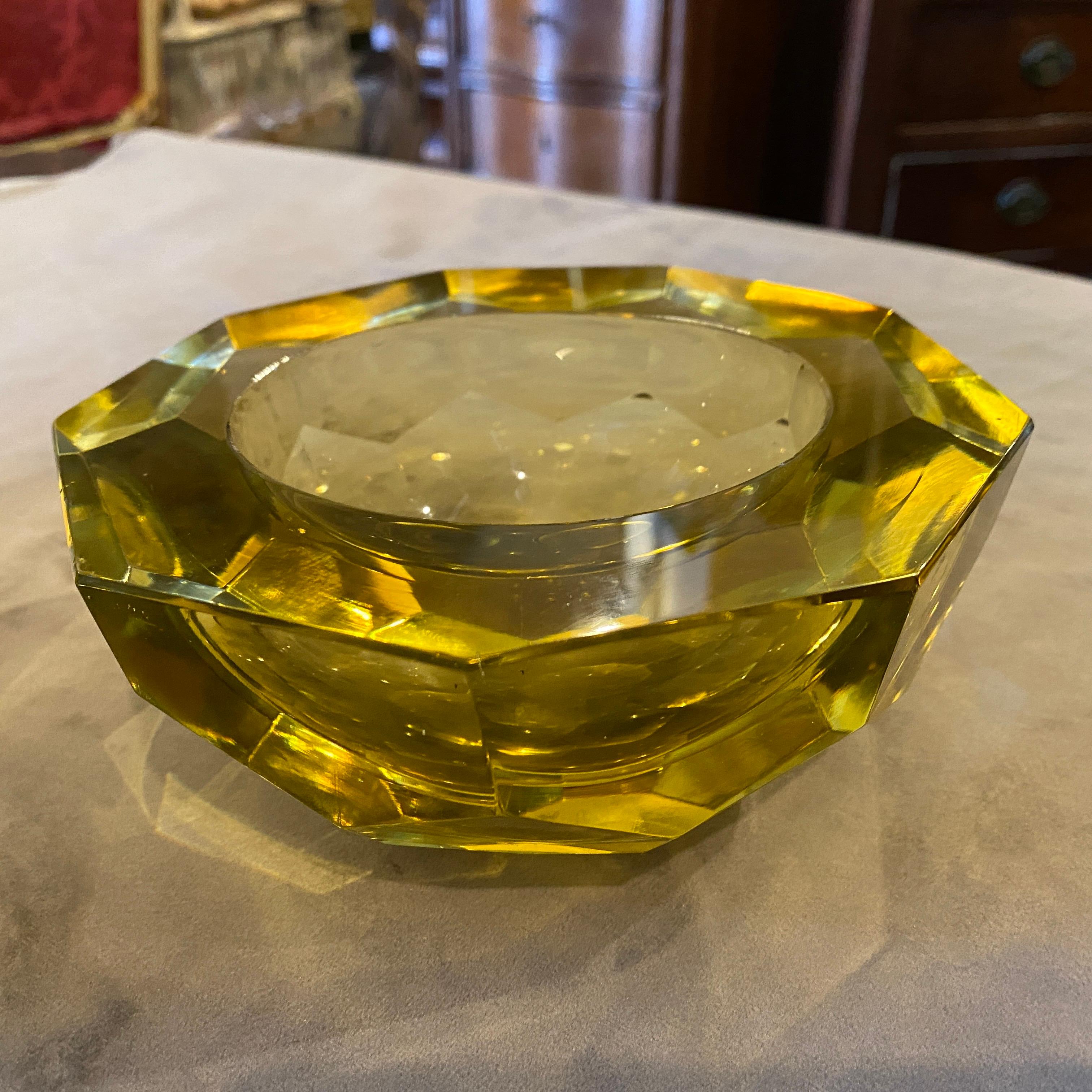 1970s Modernist Yellow Lemon Faceted Murano Glass Ashtray by Seguso 1
