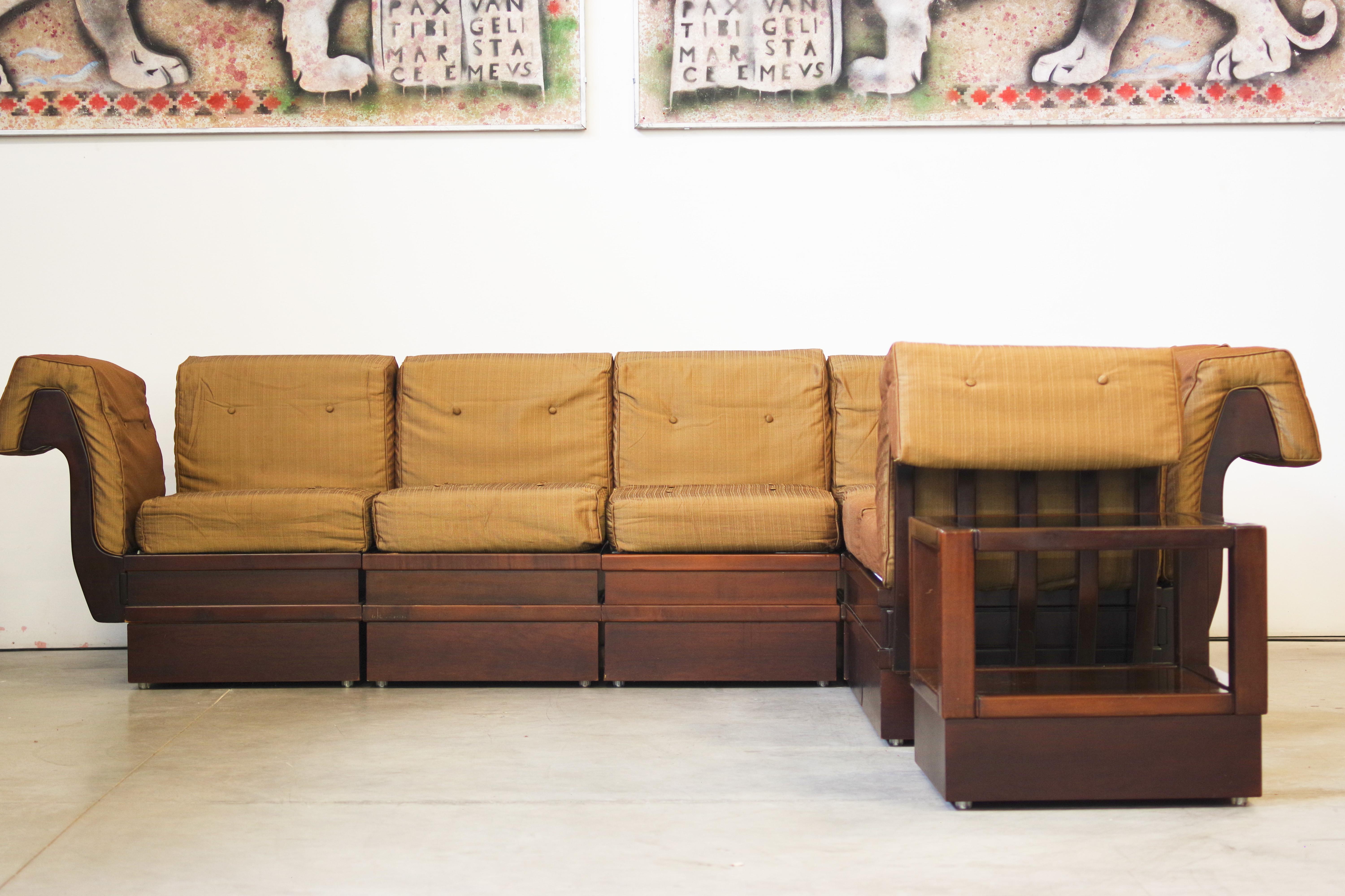 1970s Modular Beechwood Sofa by Frigerio - Original Fabric Upholstery, Set of 6 In Good Condition For Sale In Manzano, IT