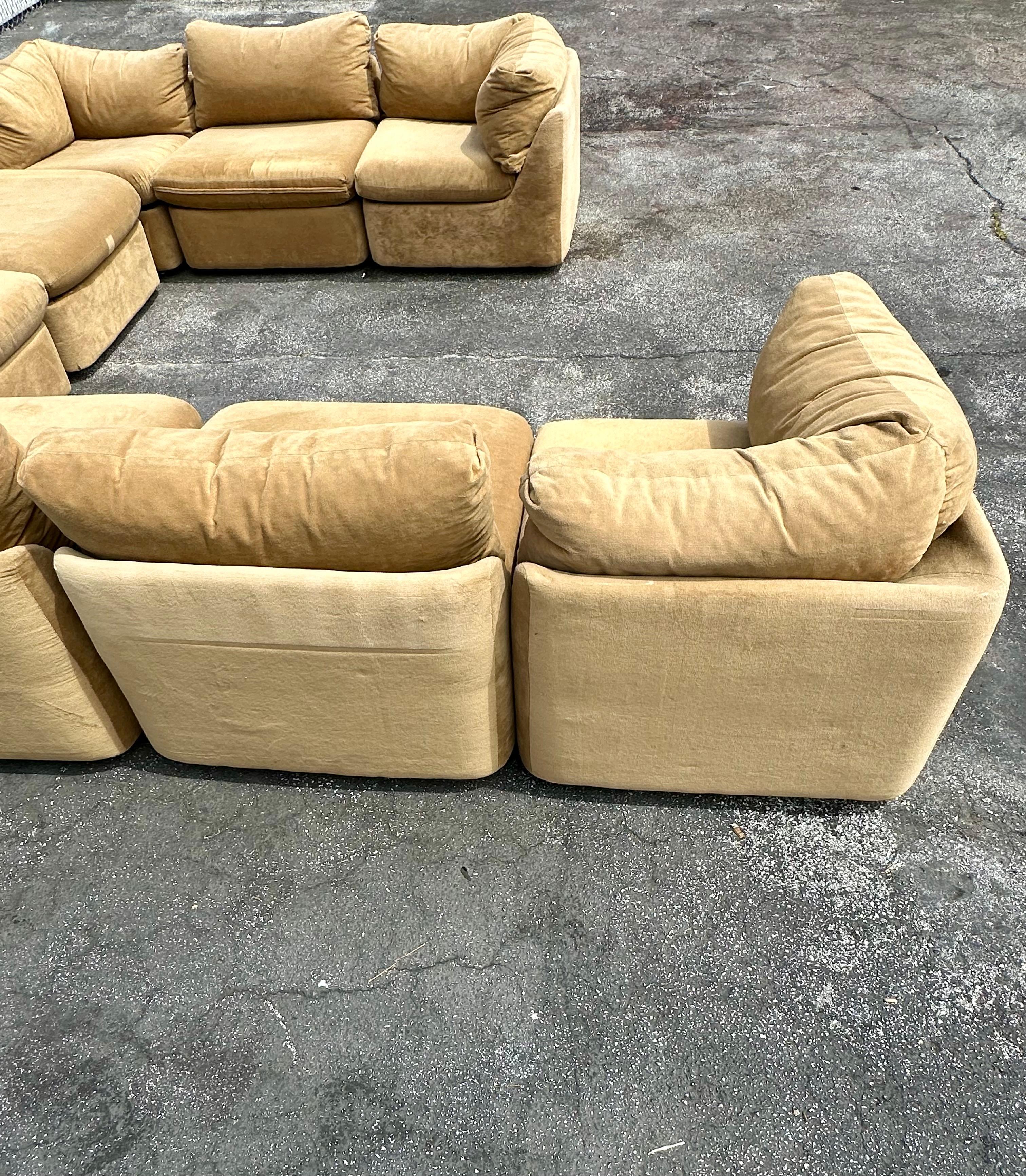 1970s Modular Camel Beige Immaculate Mohair Milo Baughman Sectional, Set of 9 For Sale 4