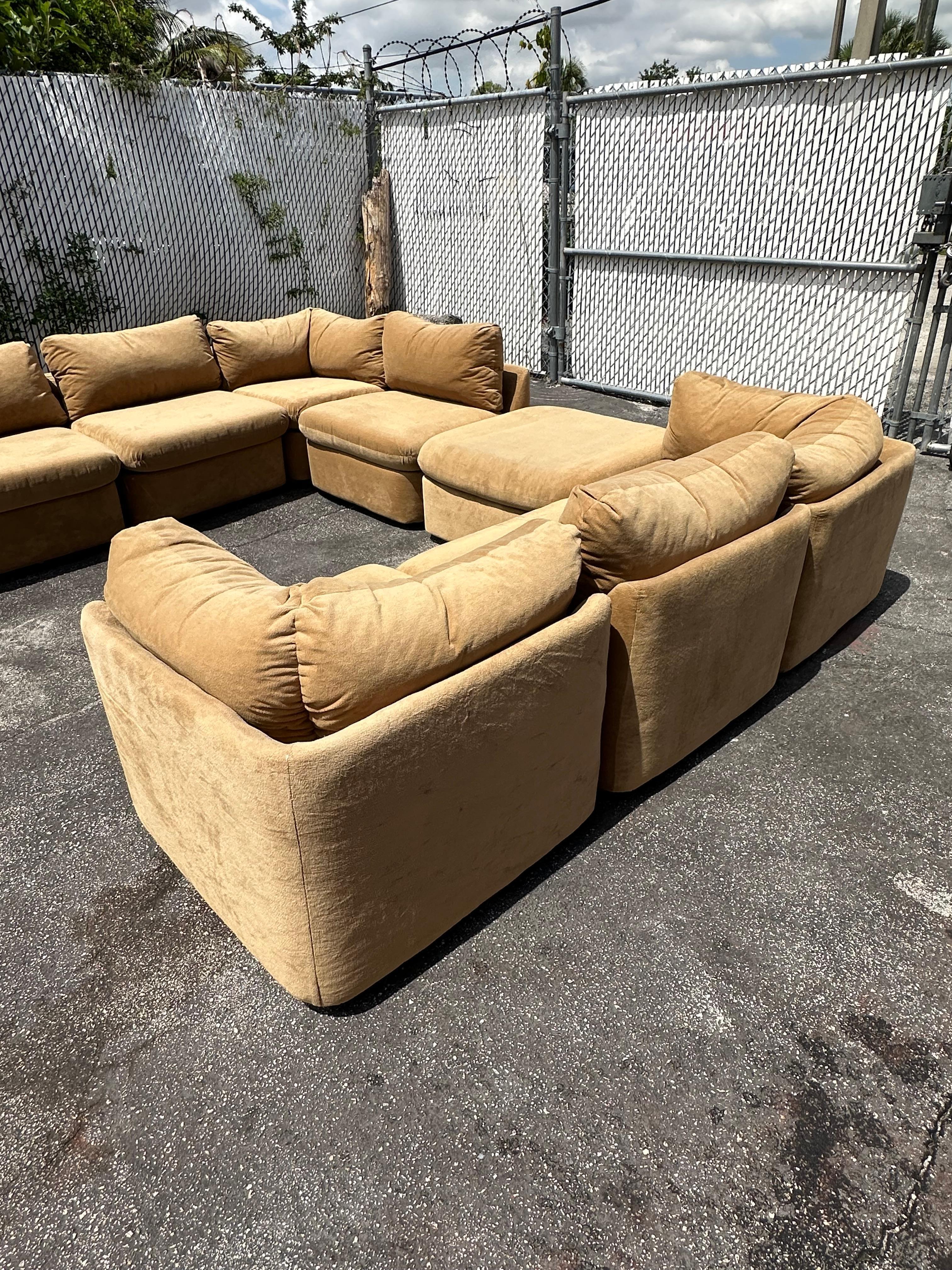 Late 20th Century 1970s Modular Camel Beige Immaculate Mohair Milo Baughman Sectional, Set of 9 For Sale