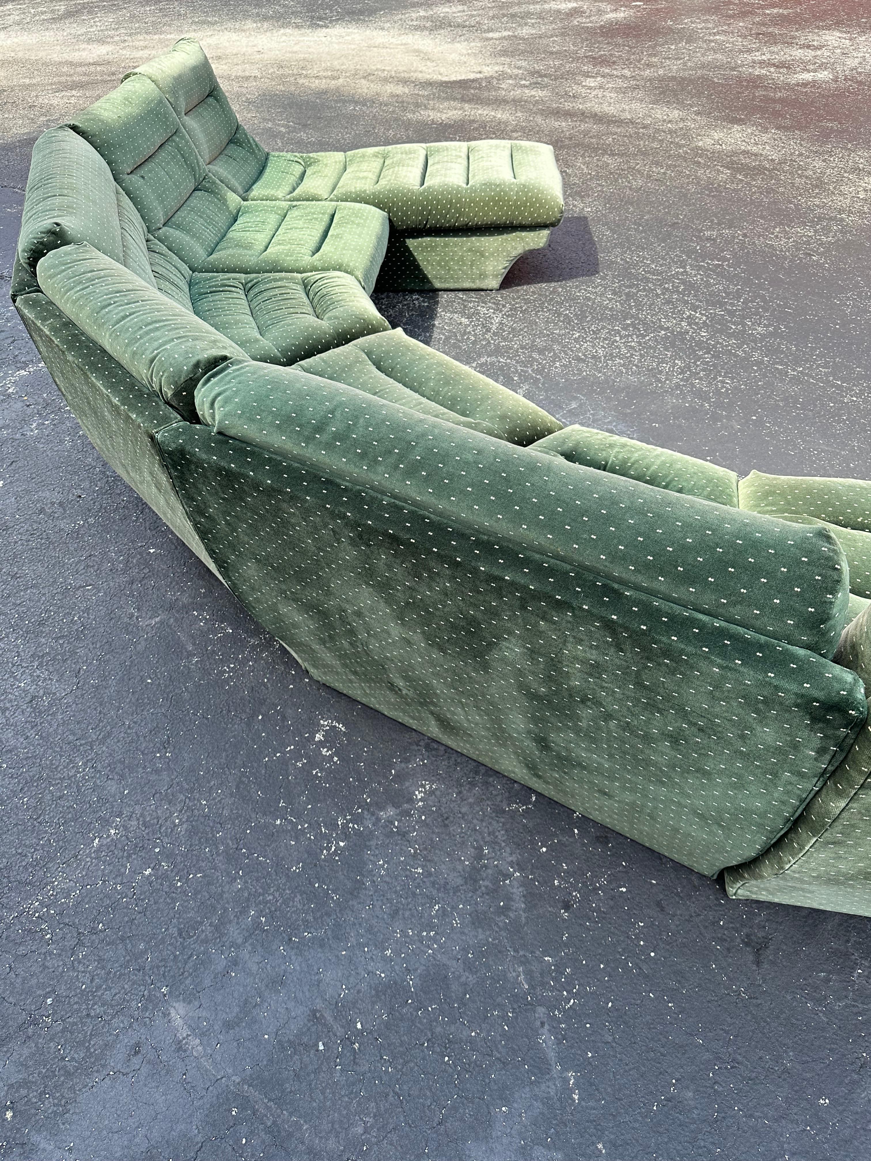 1970s Modular Immaculate Curved Forest Green Chaise Sectional, Set of 8 For Sale 3