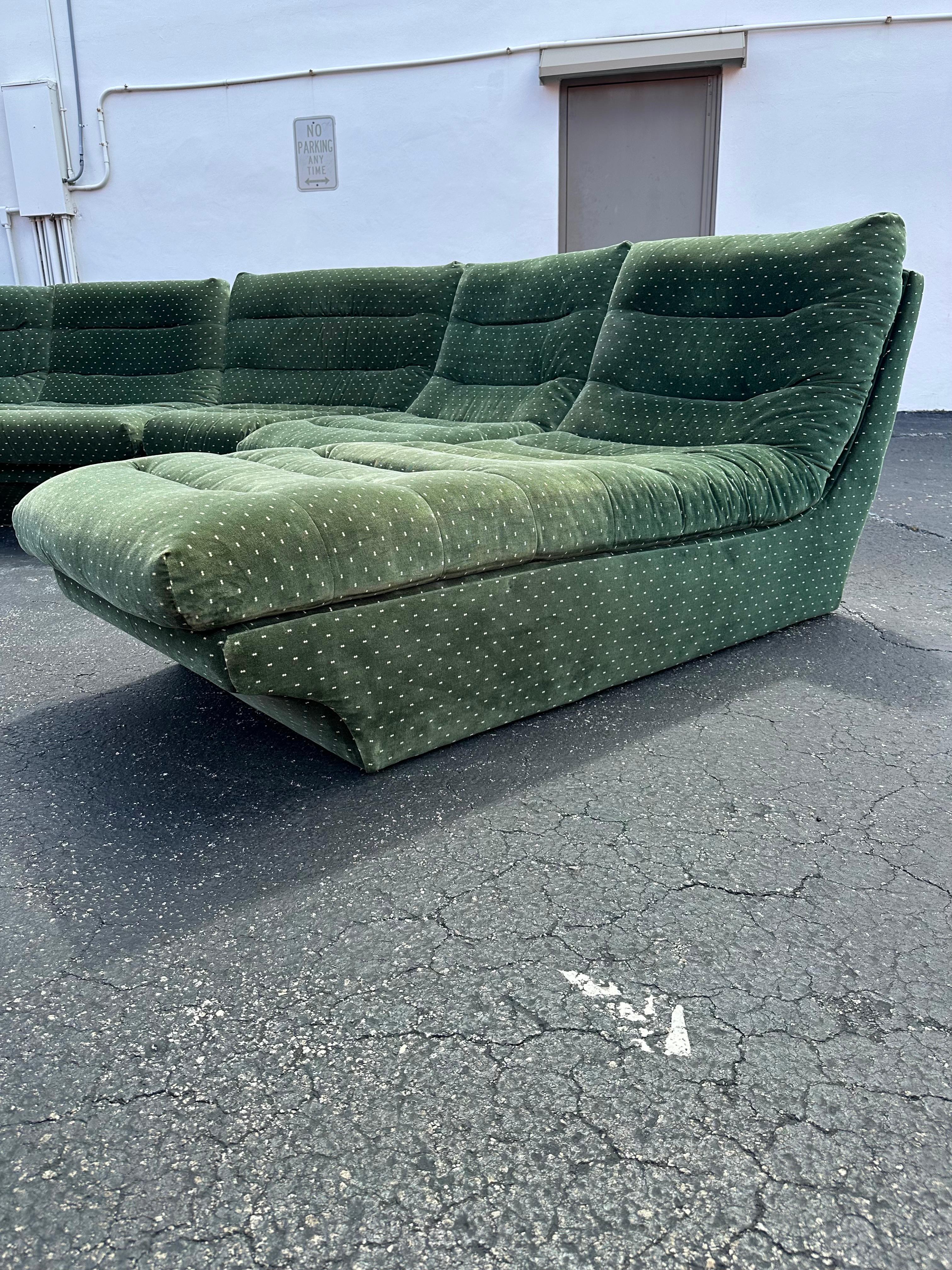 1970s Modular Immaculate Curved Forest Green Chaise Sectional, Set of 8 For Sale 5
