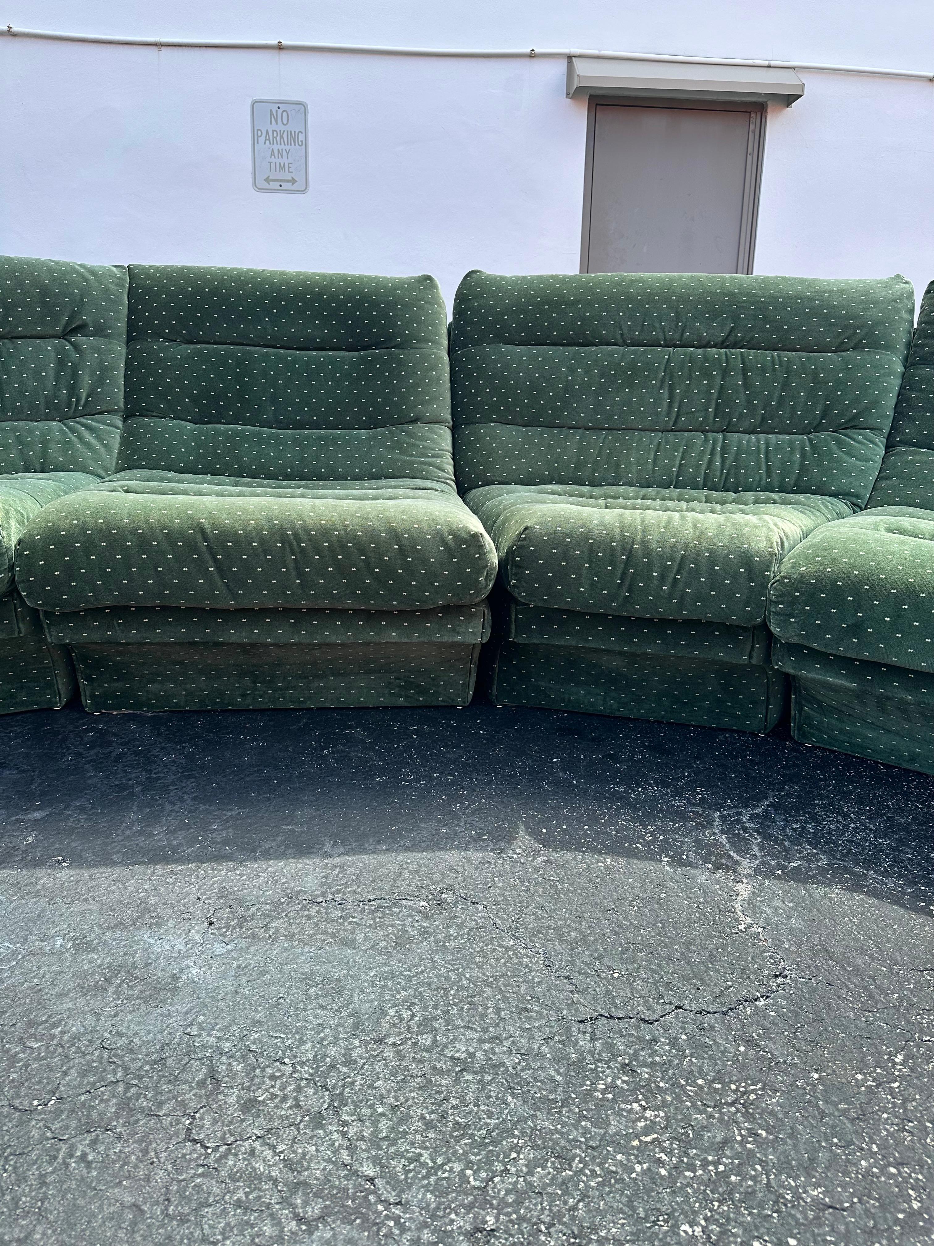 1970s Modular Immaculate Curved Forest Green Chaise Sectional, Set of 8 For Sale 8