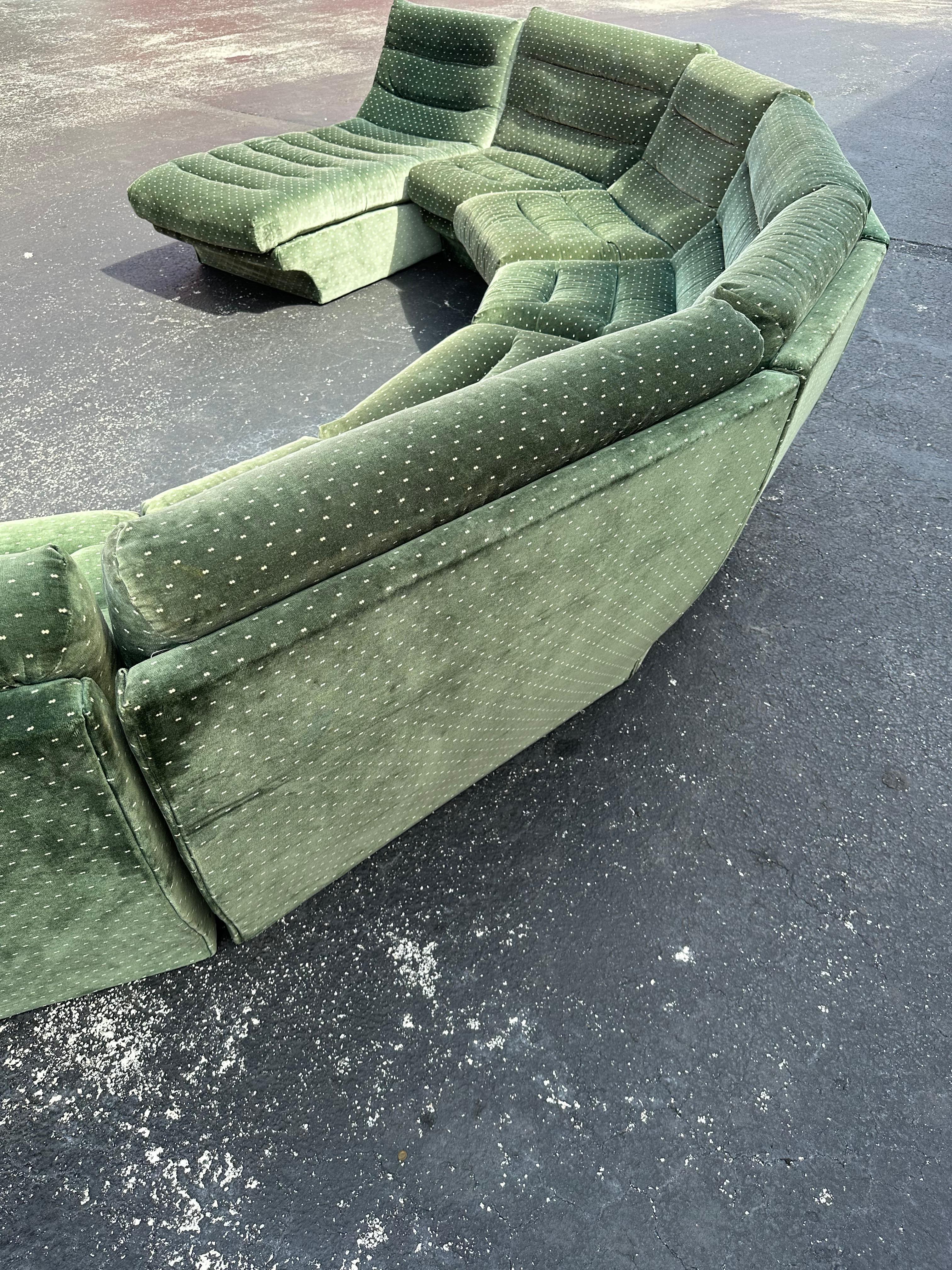 1970s Modular Immaculate Curved Forest Green Chaise Sectional, Set of 8 For Sale 1