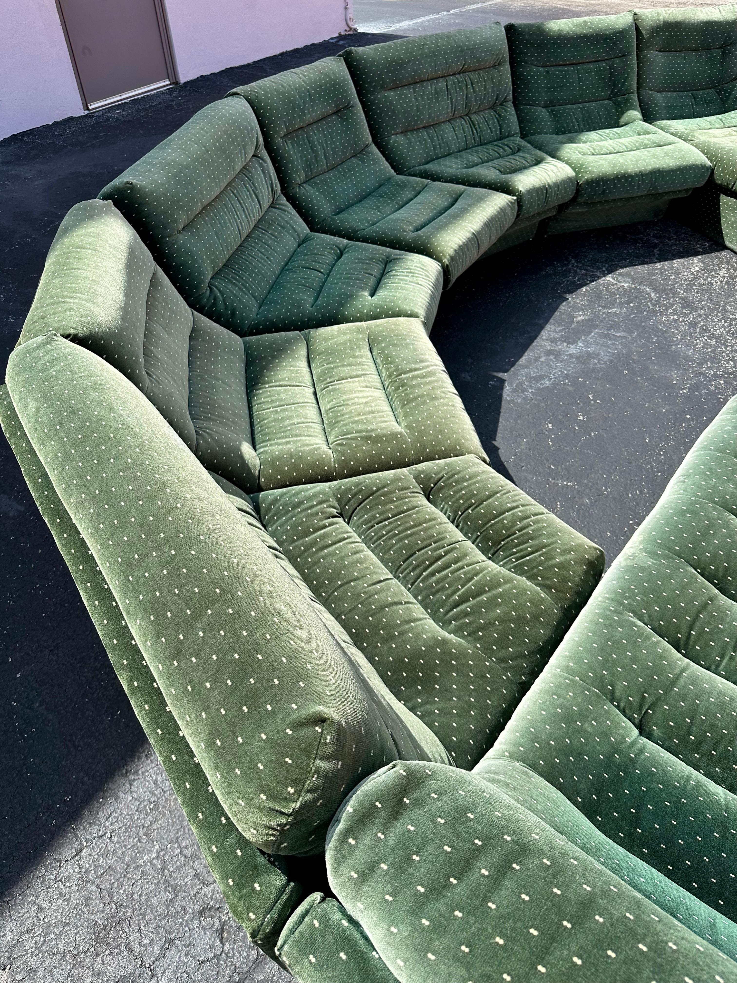 1970s Modular Immaculate Curved Forest Green Chaise Sectional, Set of 8 For Sale 2