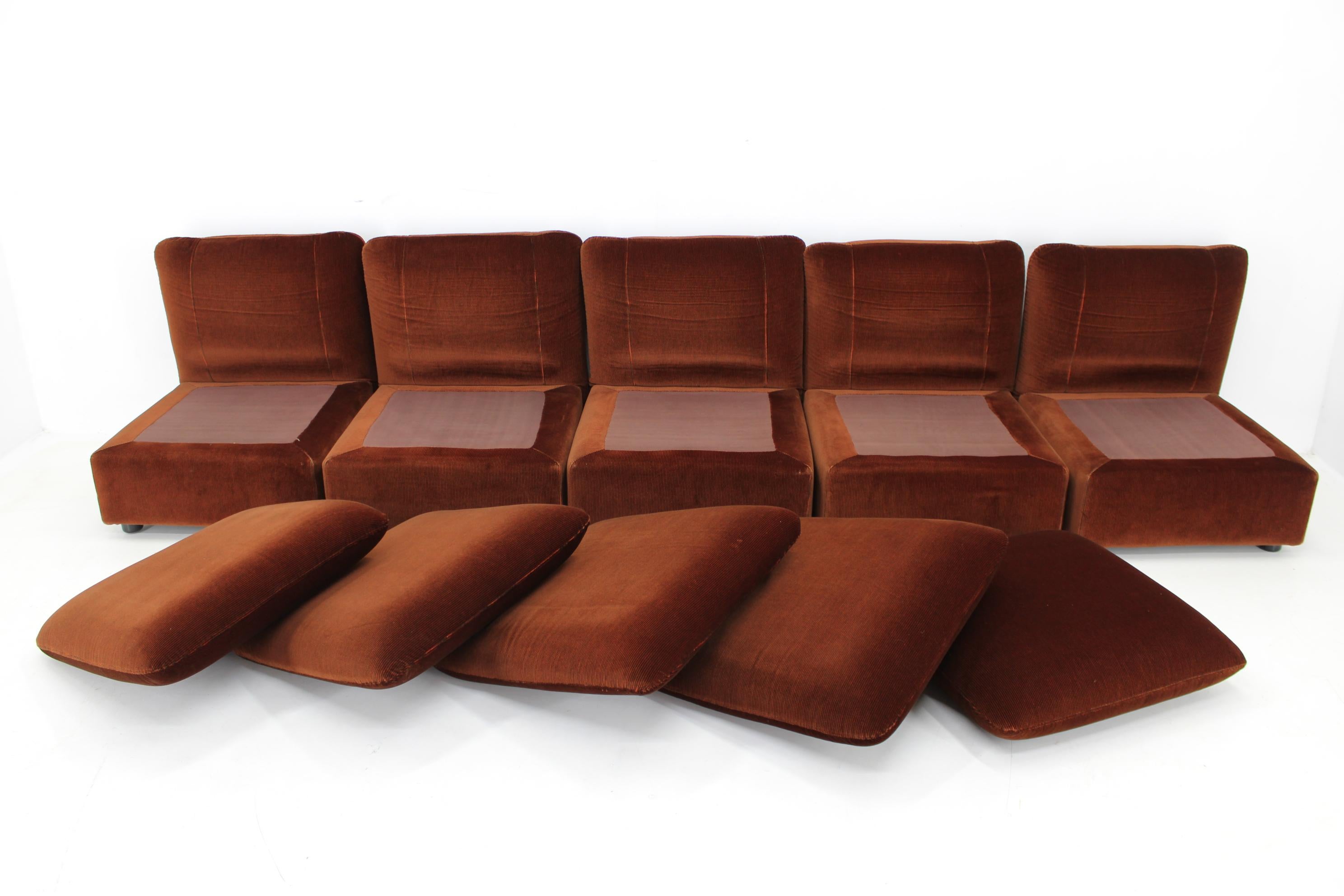 1970s Modular Sofa or Chairs, Italy In Good Condition For Sale In Praha, CZ