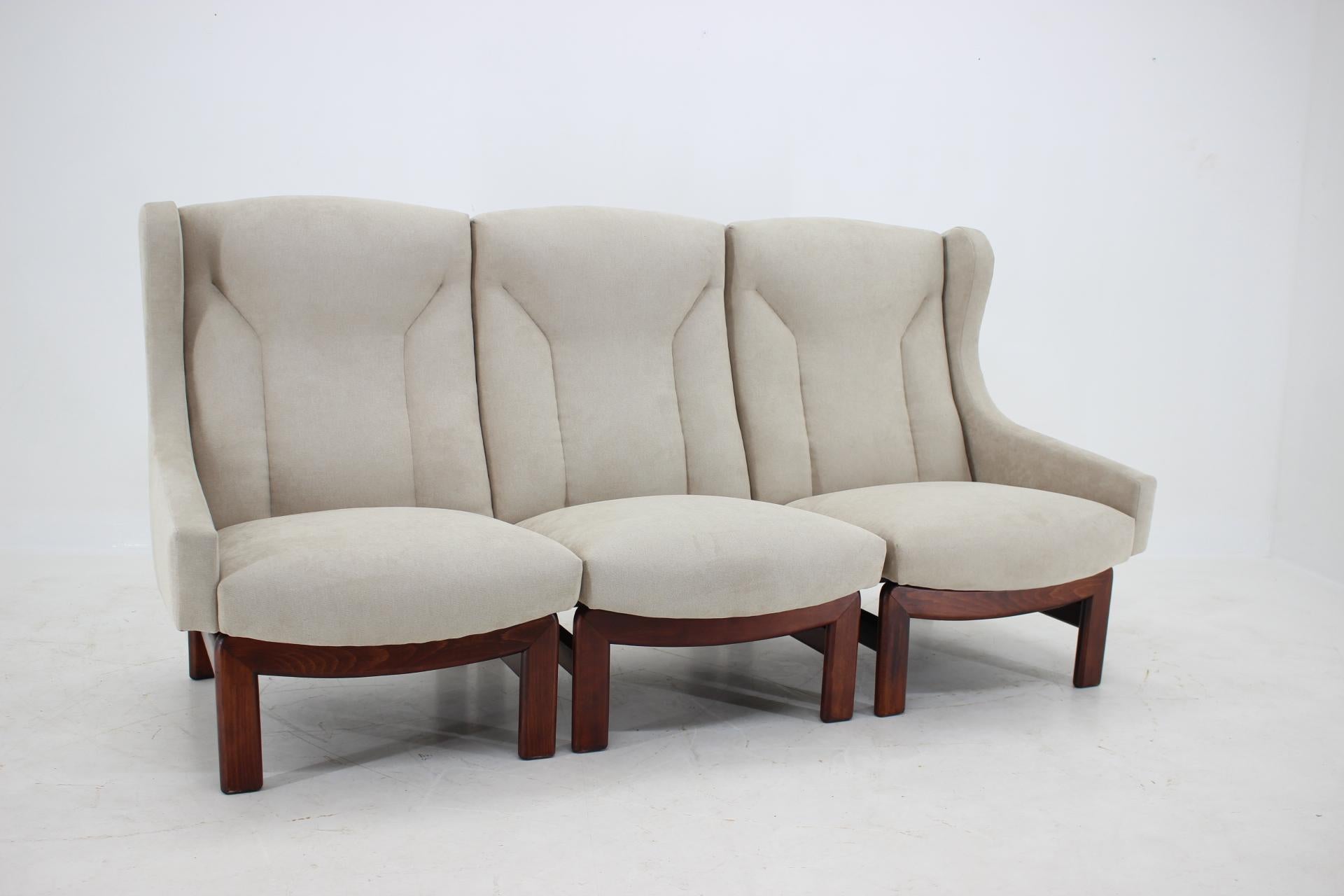 Modulares Dreisitzer-Sofa von TON, Tschechoslowakei, 1970er Jahre (Ende des 20. Jahrhunderts) im Angebot