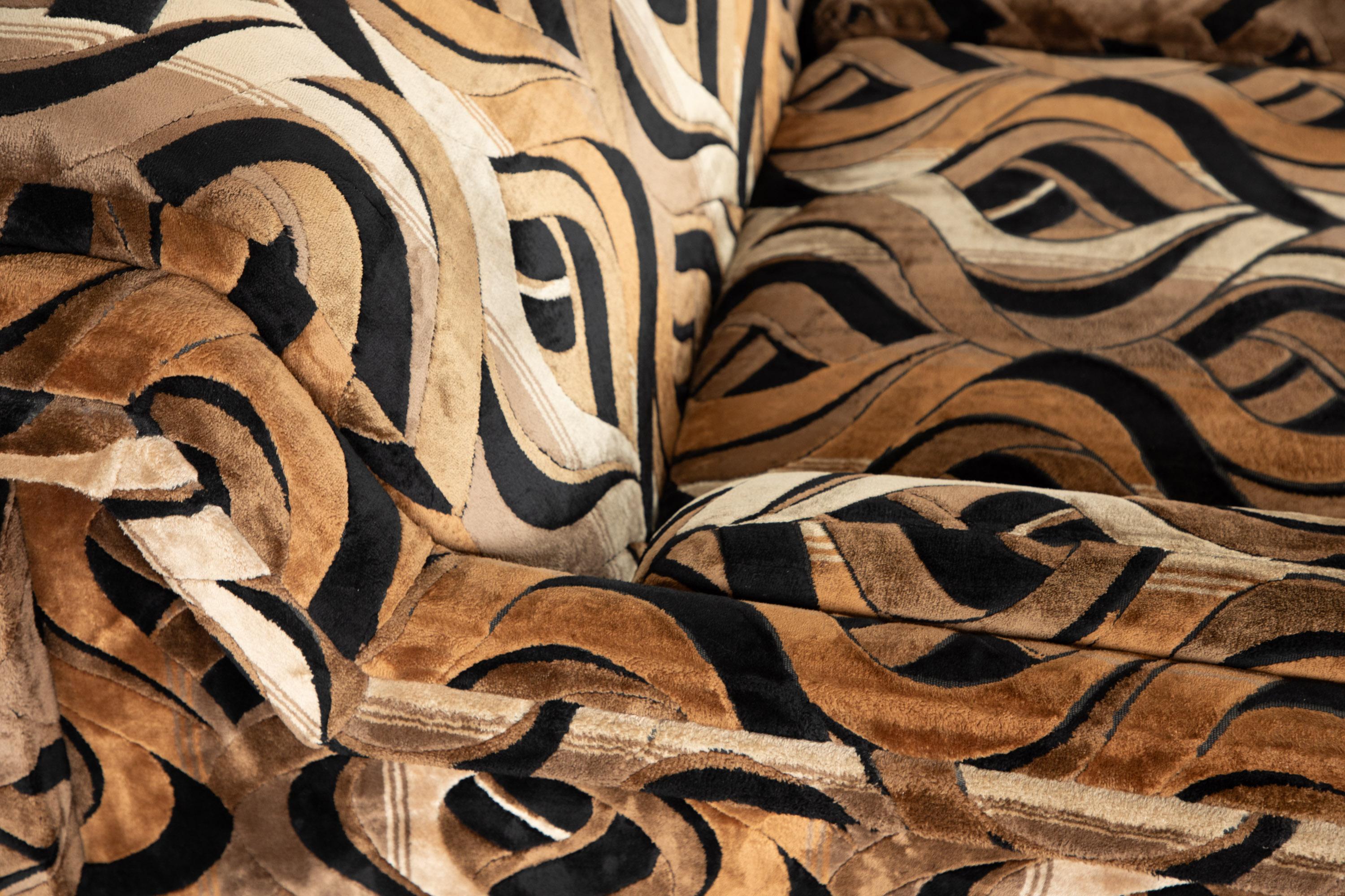 1970s modular wavy patterned sofa, ENGLENDER For Sale 6