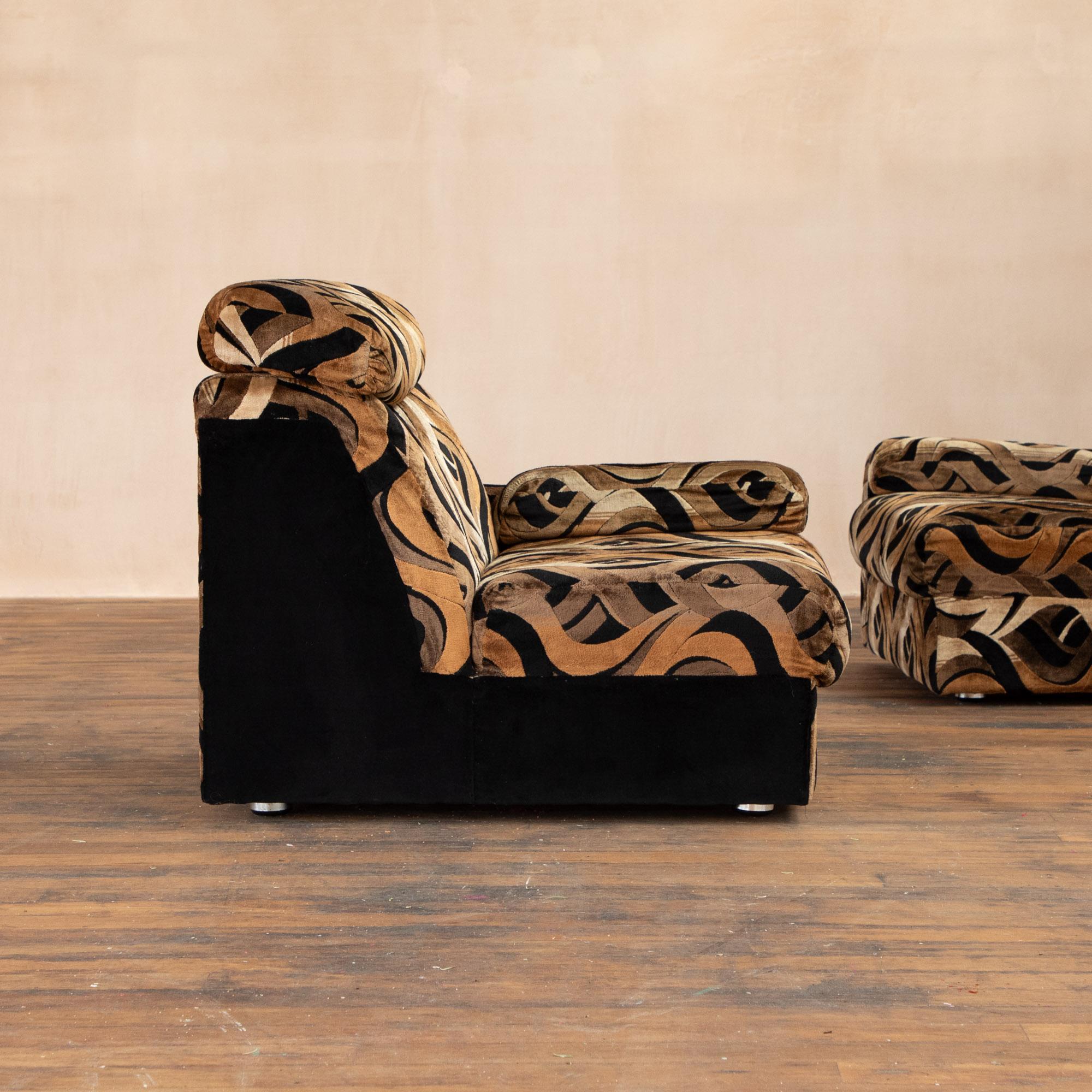 1970s modular wavy patterned sofa, ENGLENDER For Sale 12