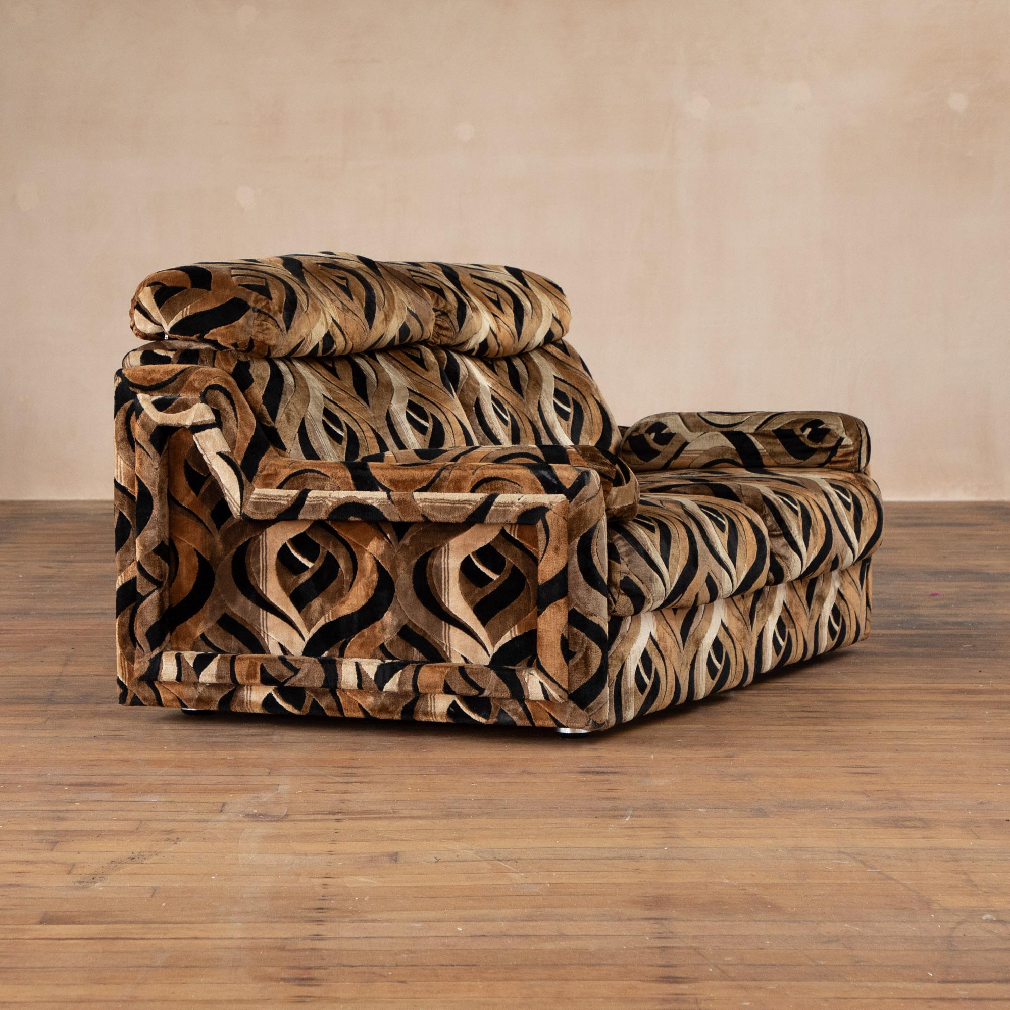 1970s modular wavy patterned sofa, ENGLENDER For Sale 14