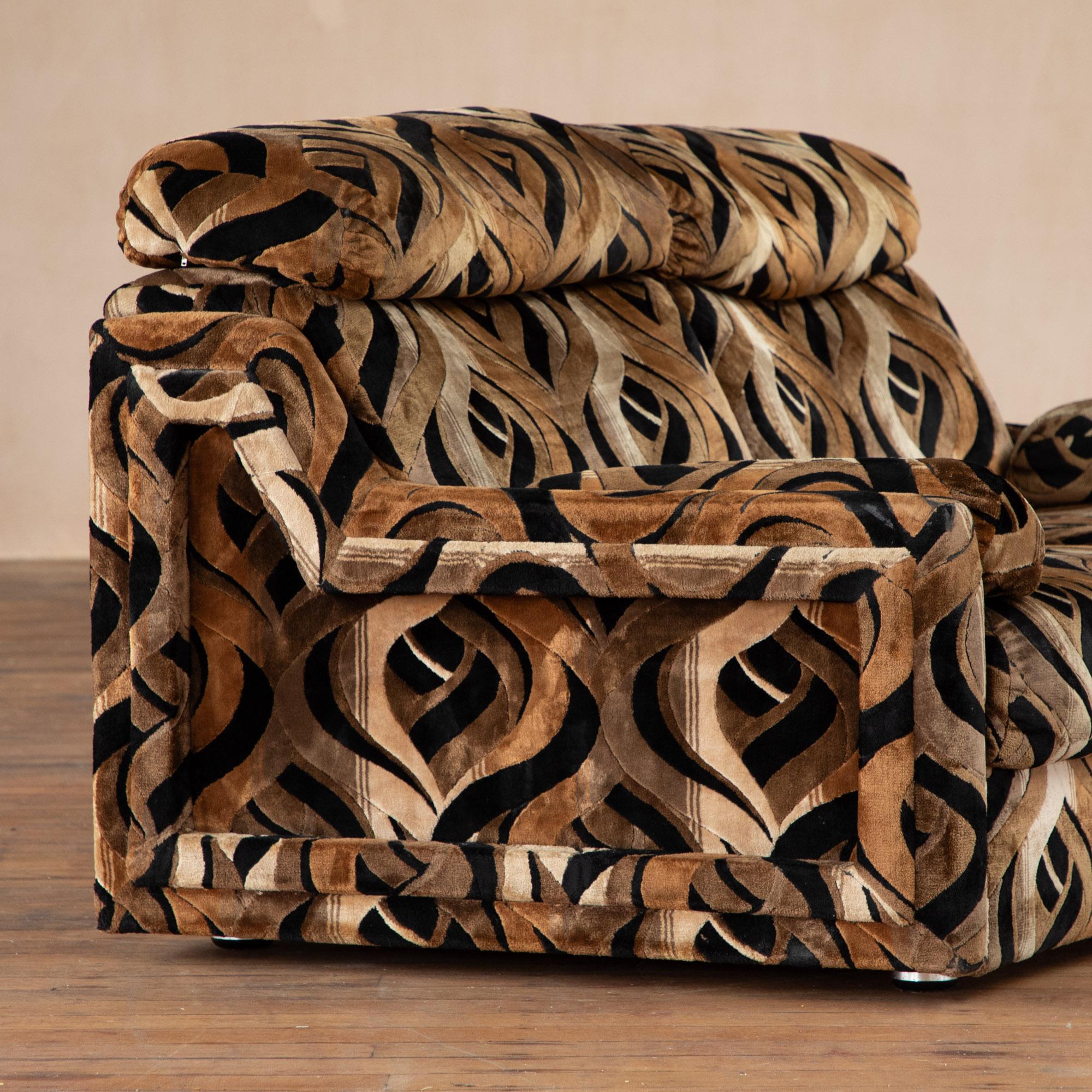 Mid-Century Modern 1970s modular wavy patterned sofa, ENGLENDER For Sale