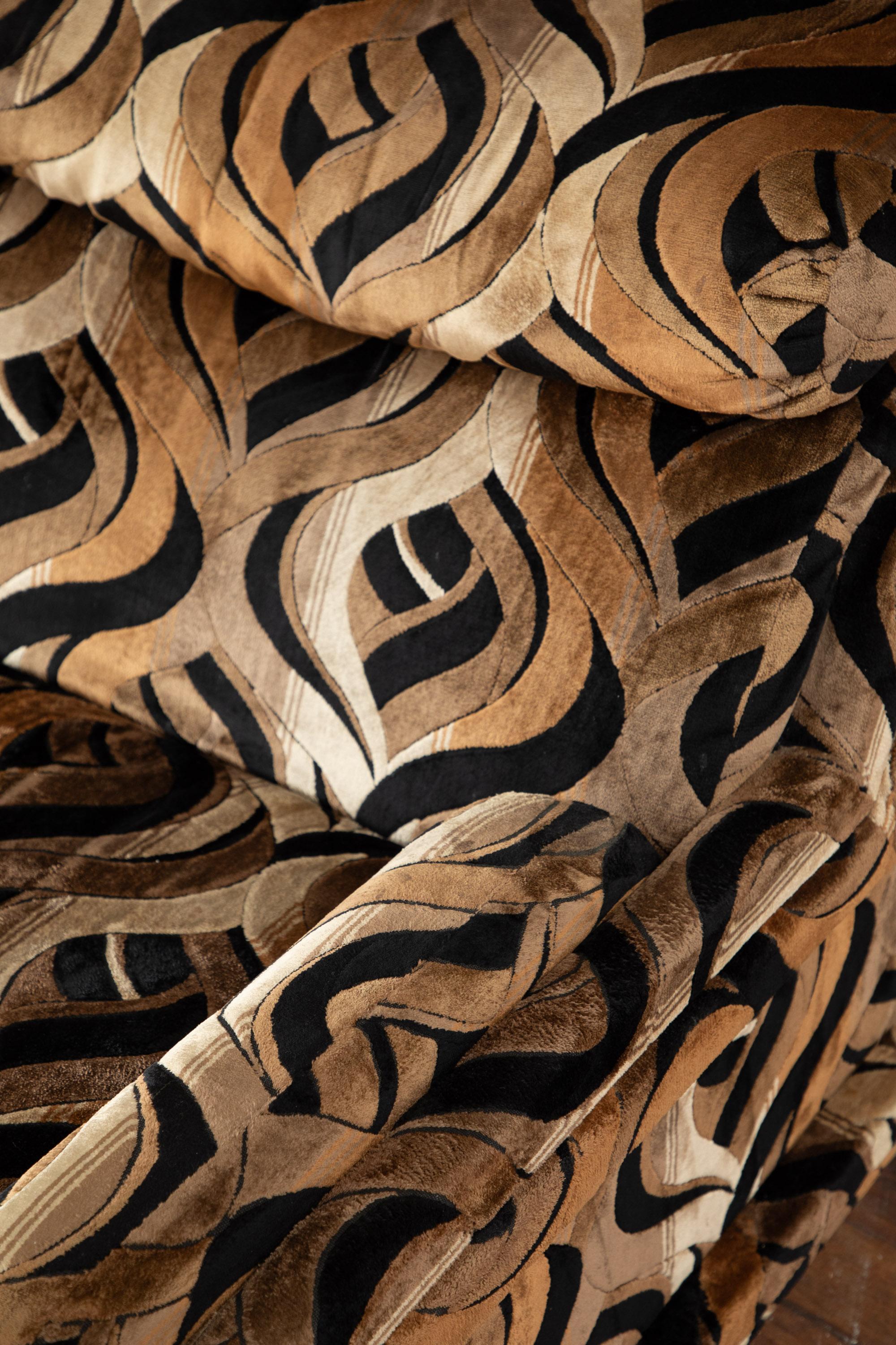 1970s modular wavy patterned sofa, ENGLENDER For Sale 2