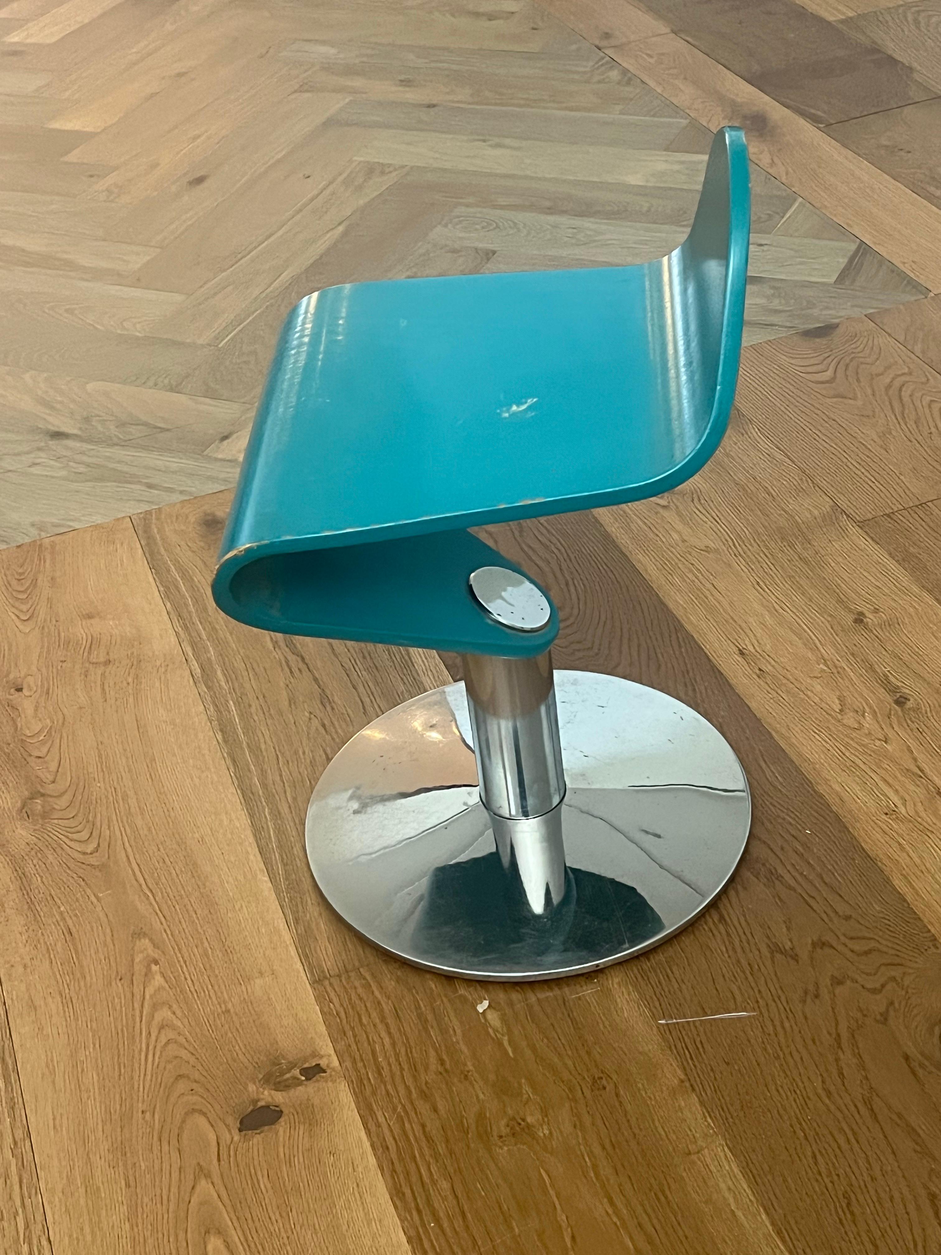 1970's Contrachapado Moldeado sobre Base de Acero Cromado Raro Taburete Danés Moderno en venta 2