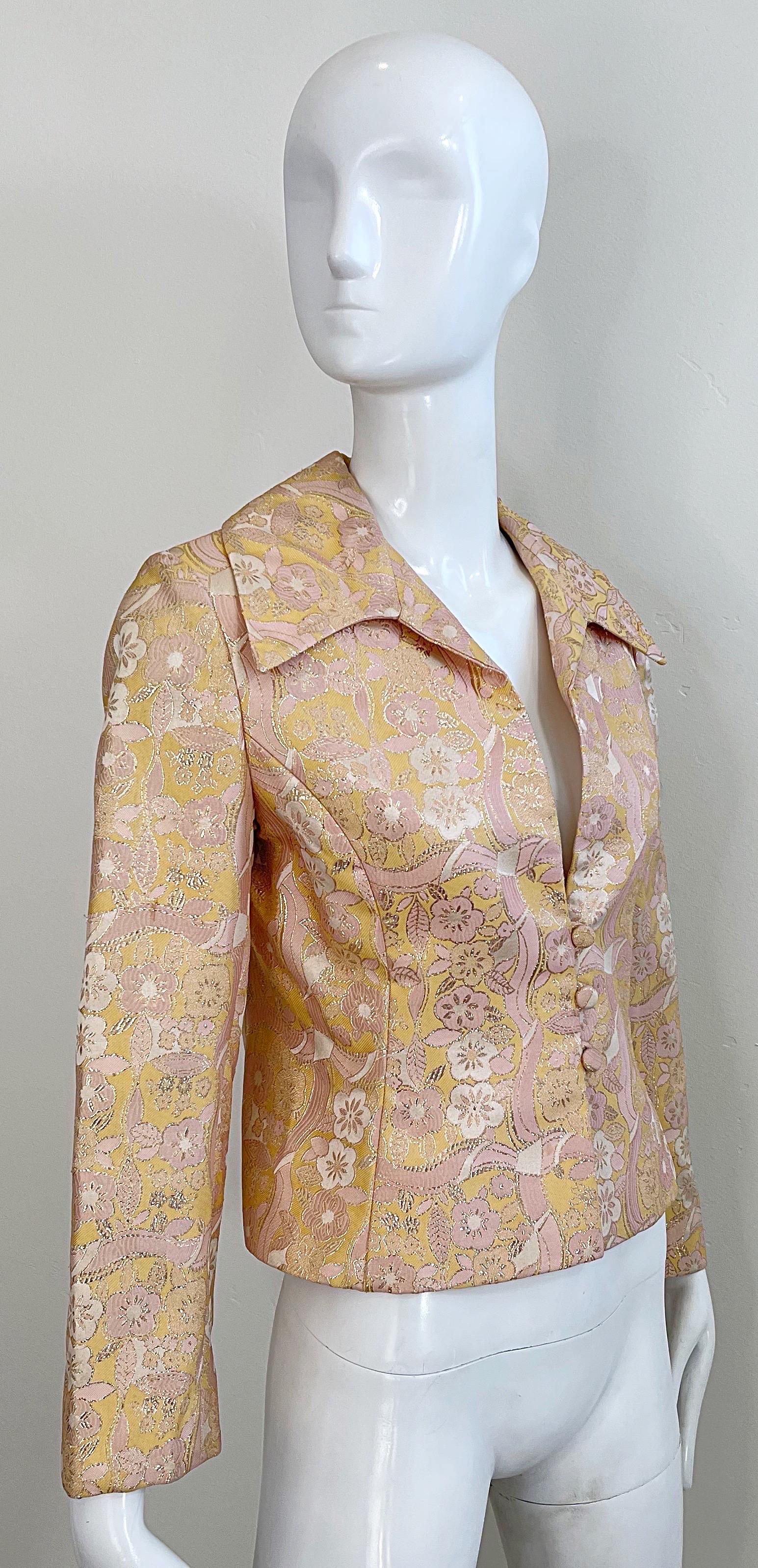Mollie Parnis - Veste chemise en brocart de soie rose + pêche + or, années 1970  Excellent état - En vente à San Diego, CA