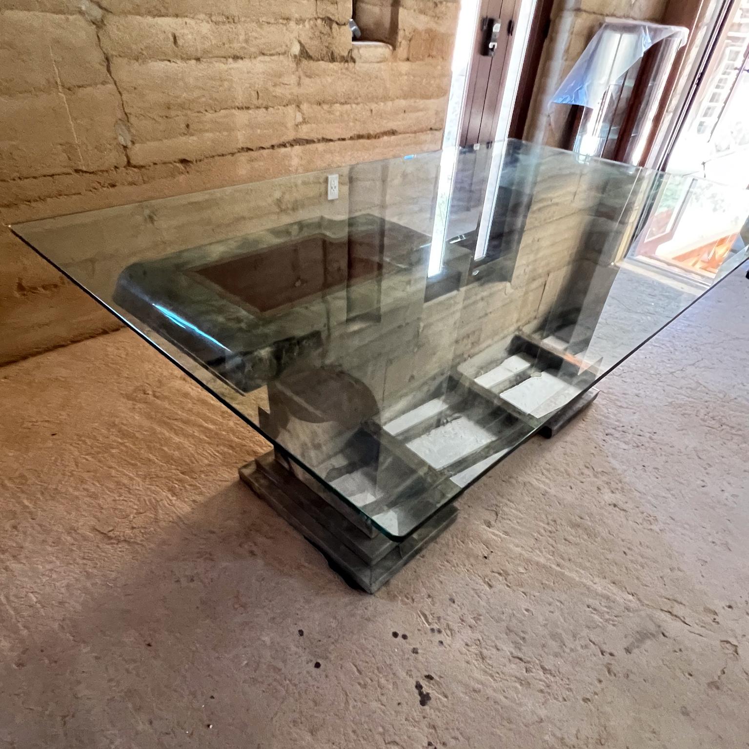 1970er Jahre Monumentaler Tischsockel aus Ziegenleder Karl Springer-Taller Maria Teresa Mendez im Angebot 13