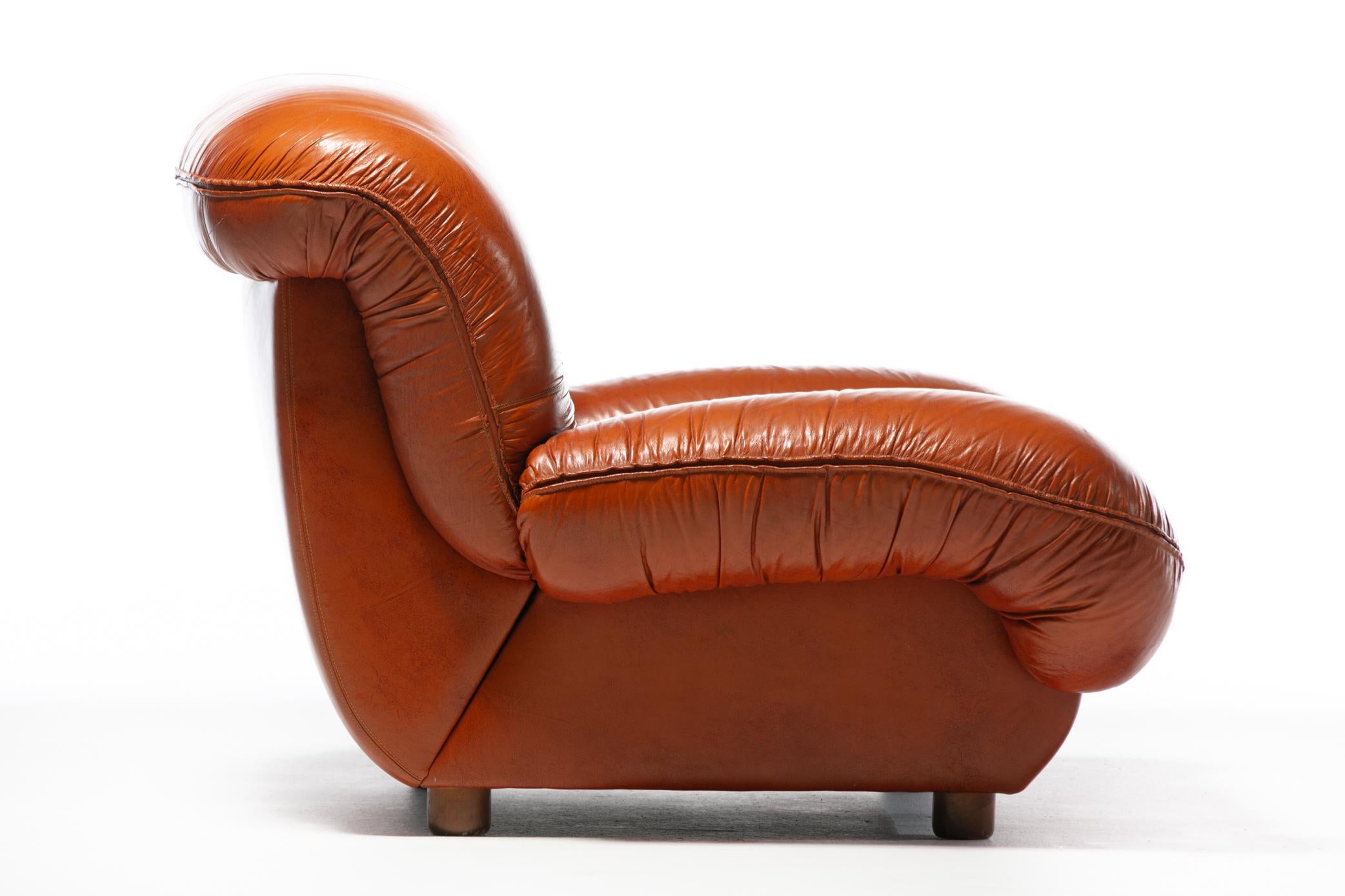 1970s Monumental Italian Boxing Glove Lounge Chairs in Cognac Leather For Sale 9