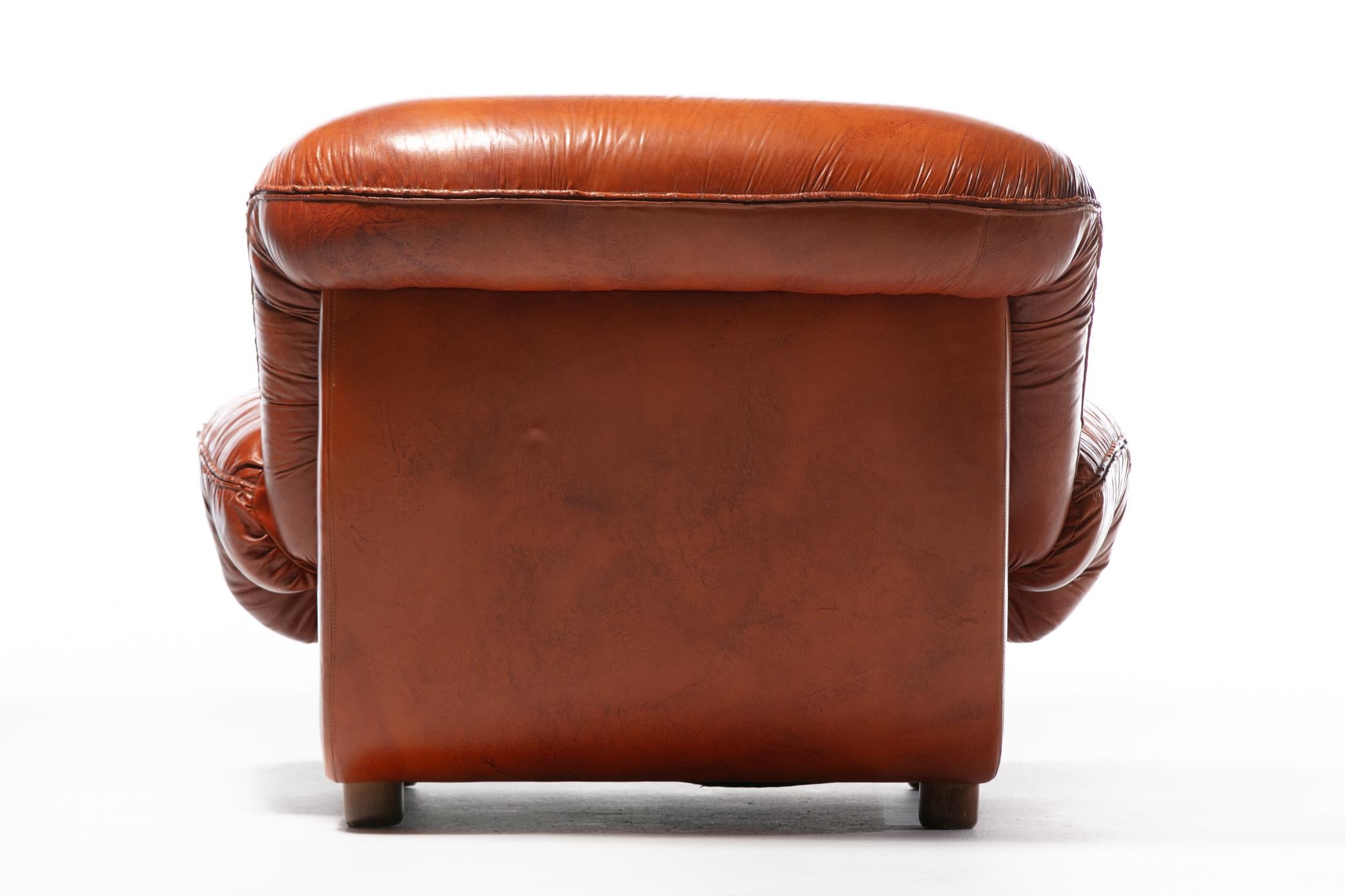1970s Monumental Italian Boxing Glove Lounge Chairs in Cognac Leather For Sale 11