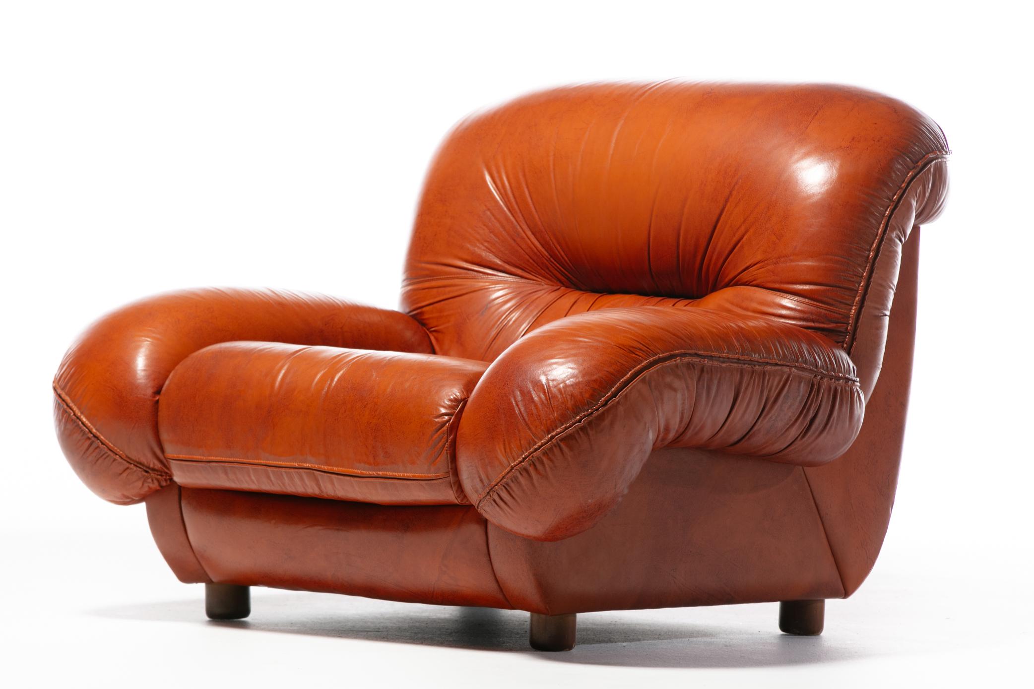 1970s Monumental Italian Boxing Glove Lounge Chairs in Cognac Leather For Sale 14