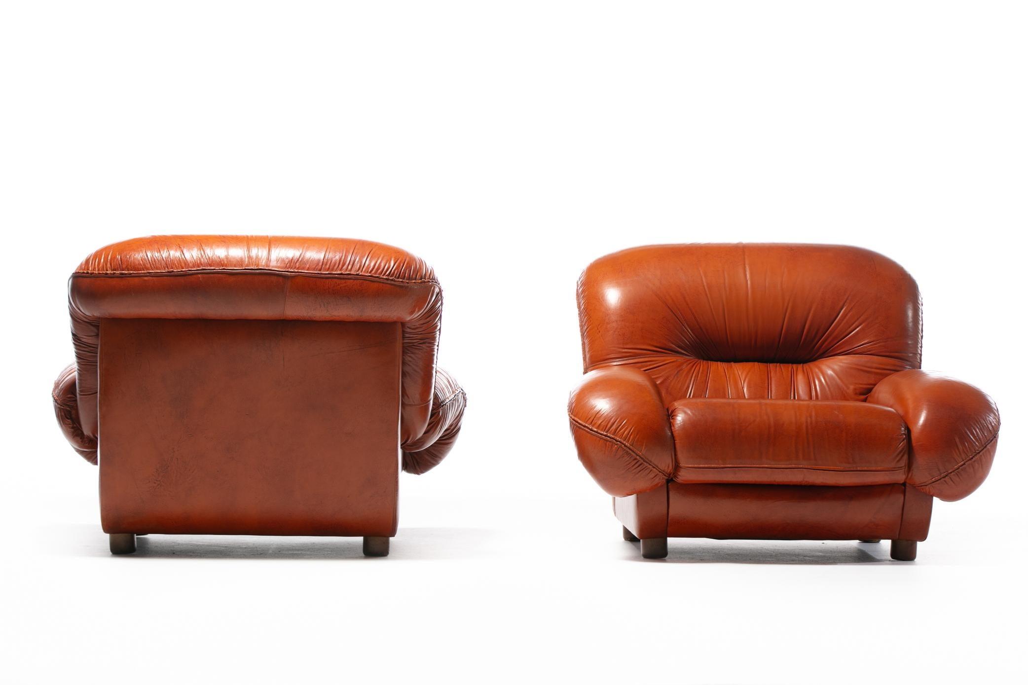 Late 20th Century 1970s Monumental Italian Boxing Glove Lounge Chairs in Cognac Leather For Sale