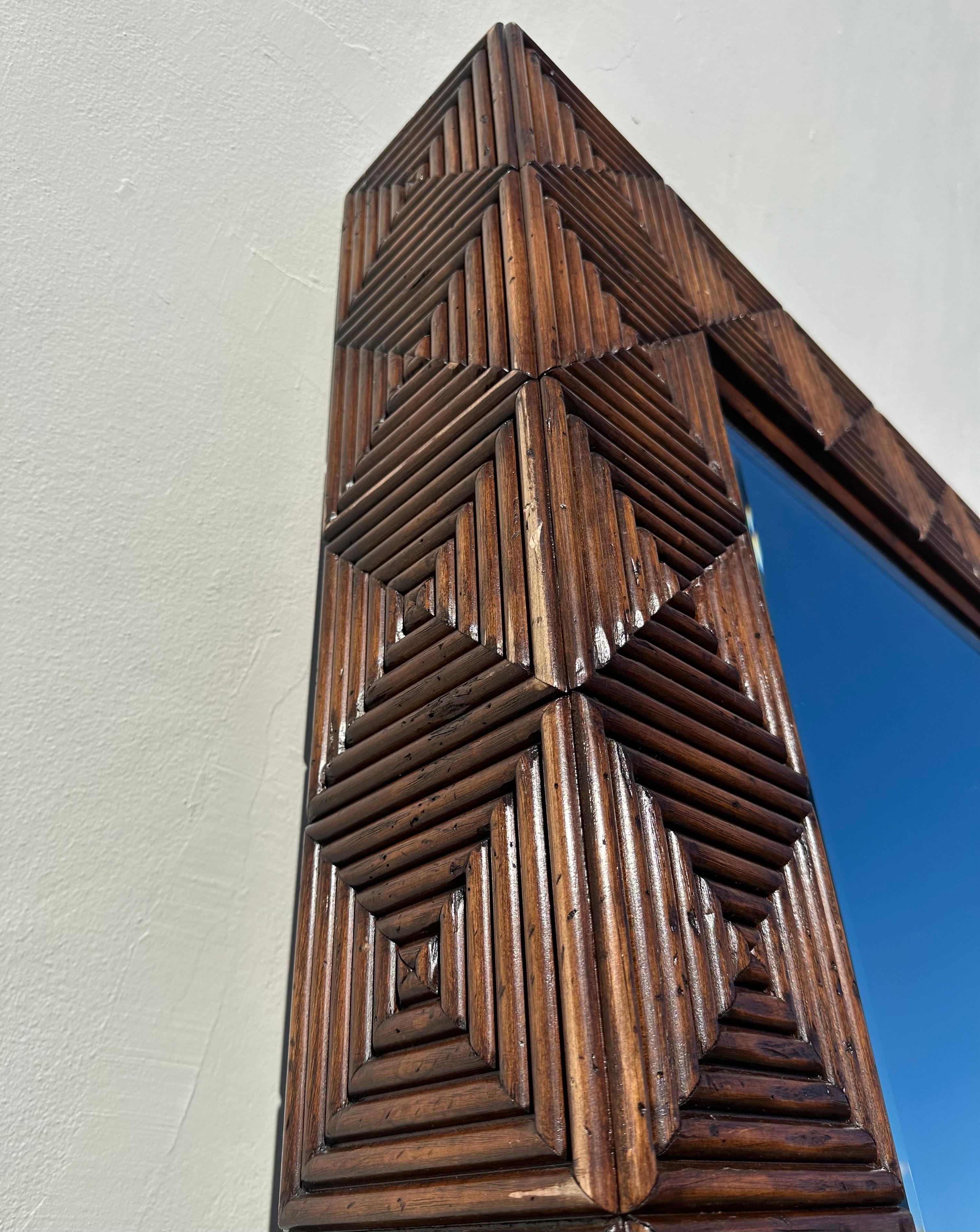 Rattan Specchio da terra monumentale in rattan e noce stile McGuire degli anni '70 in vendita