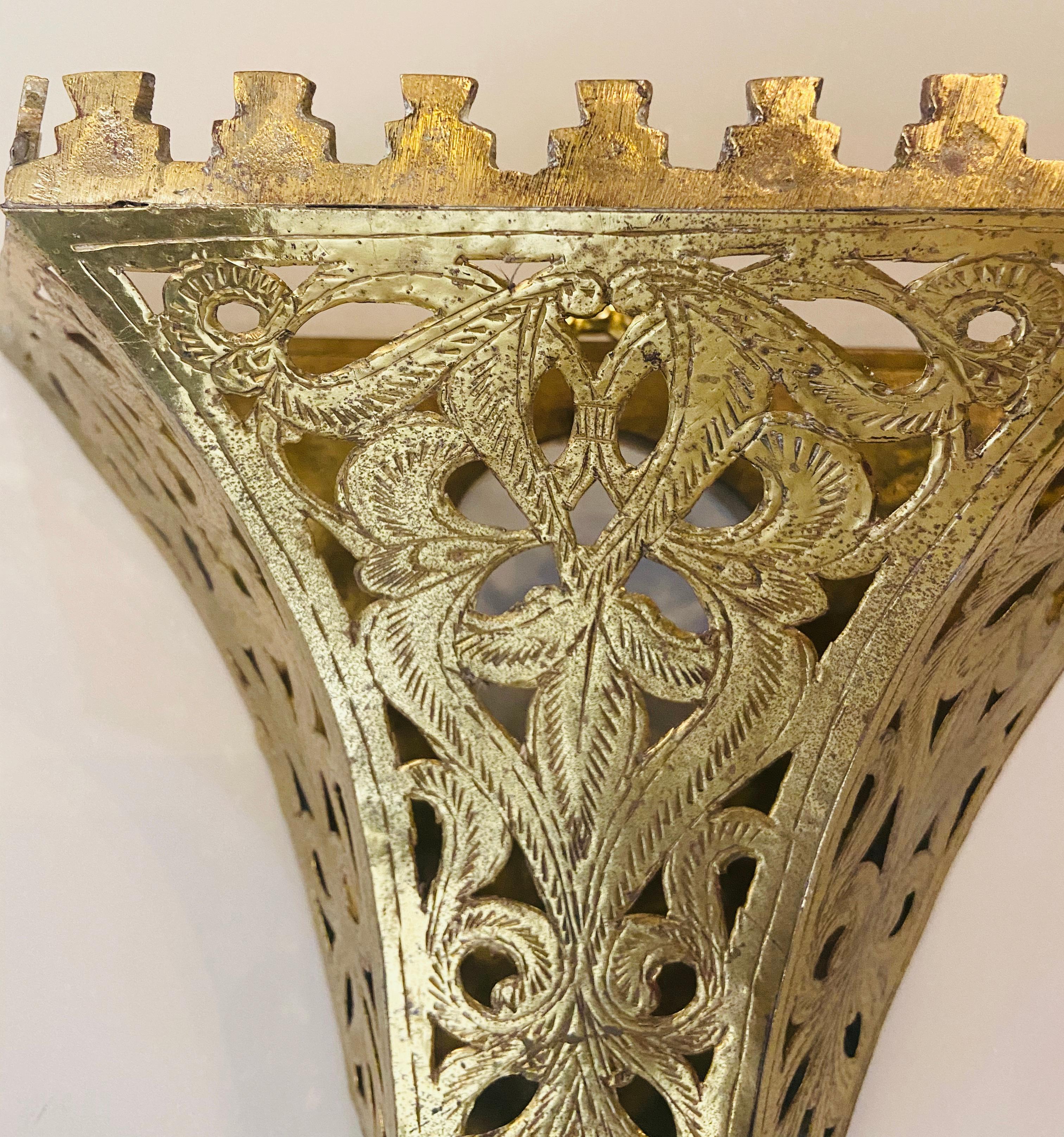 1970s Moroccan Brass Triangle Wall Sconce, a Pair In Good Condition In Plainview, NY