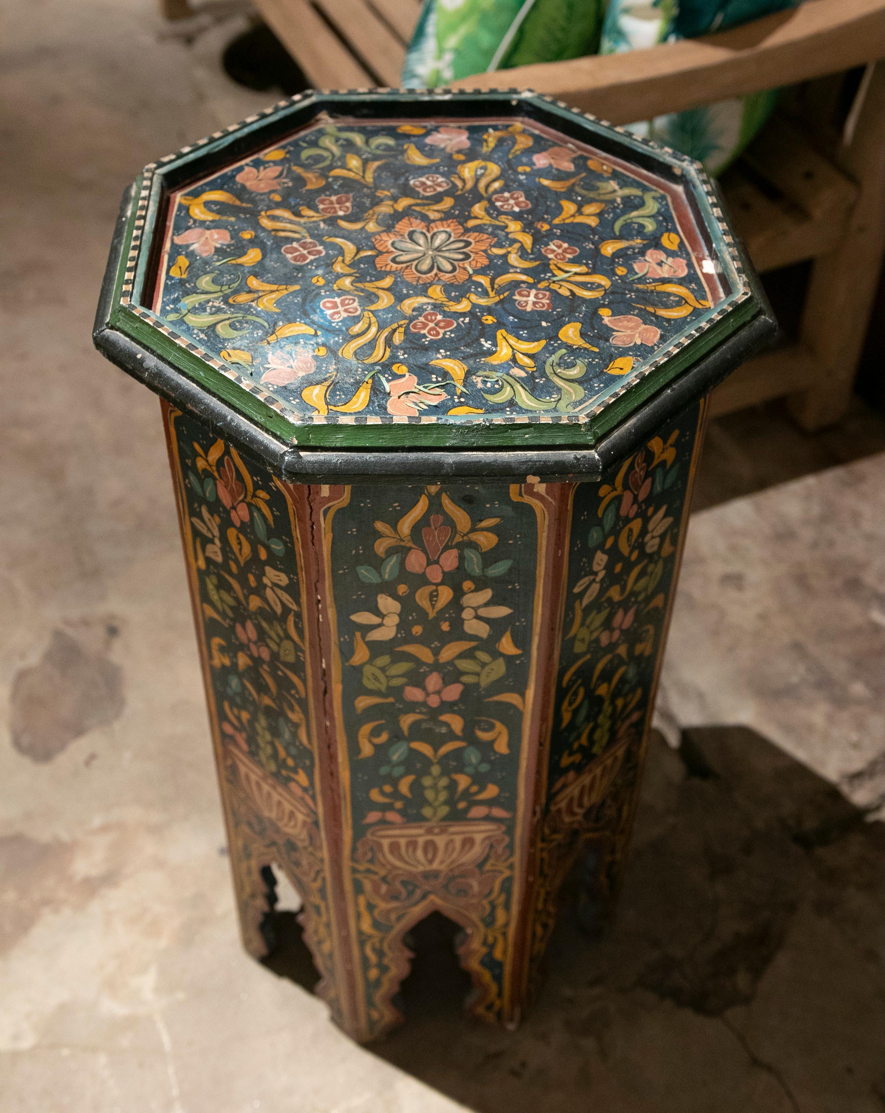 1970s Moroccan Octagonal Side Table in Hand-Painted Wood  7
