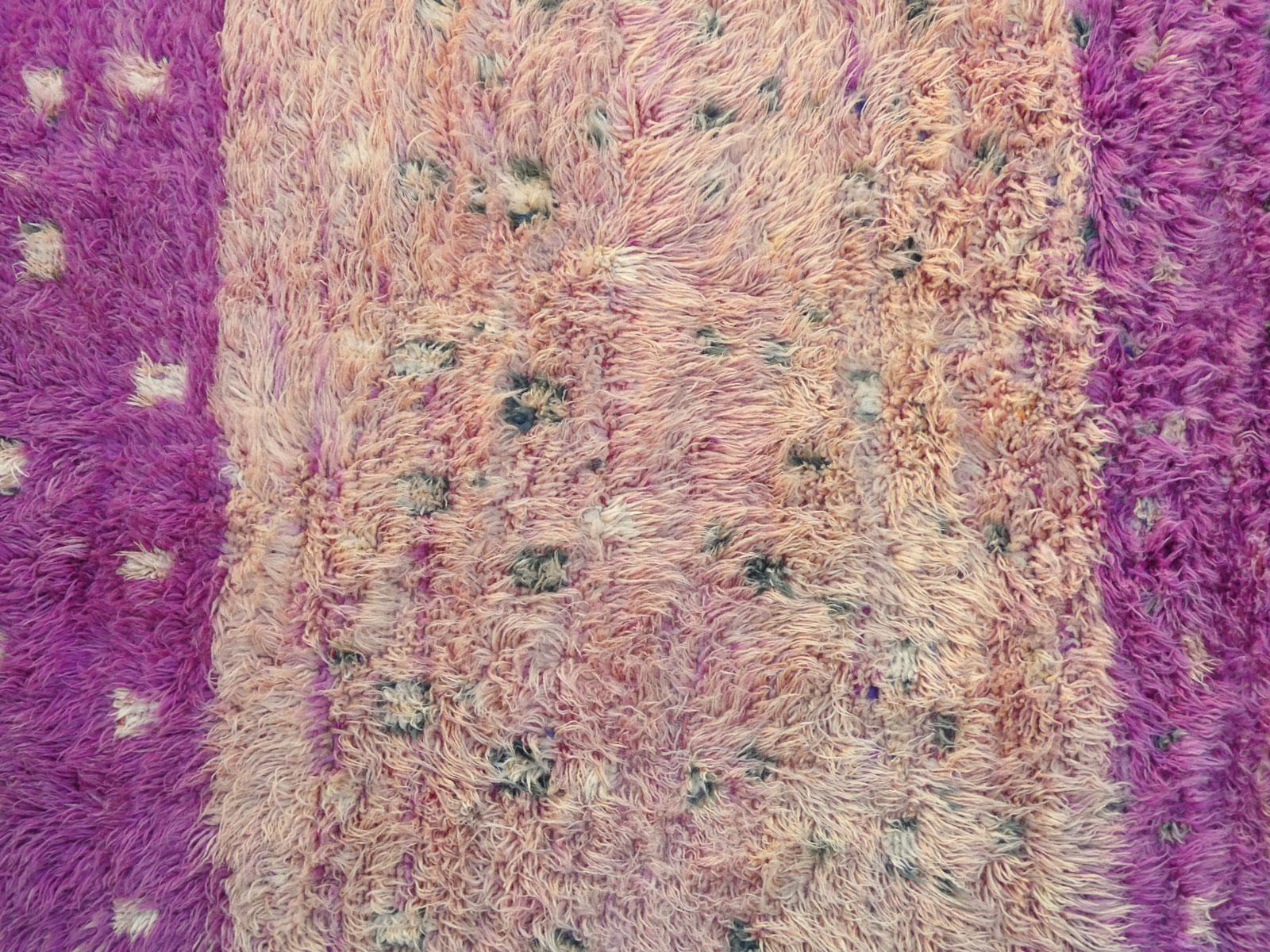 1970s Moroccan Oulmes Rug  5'7 x 8'7 For Sale 2