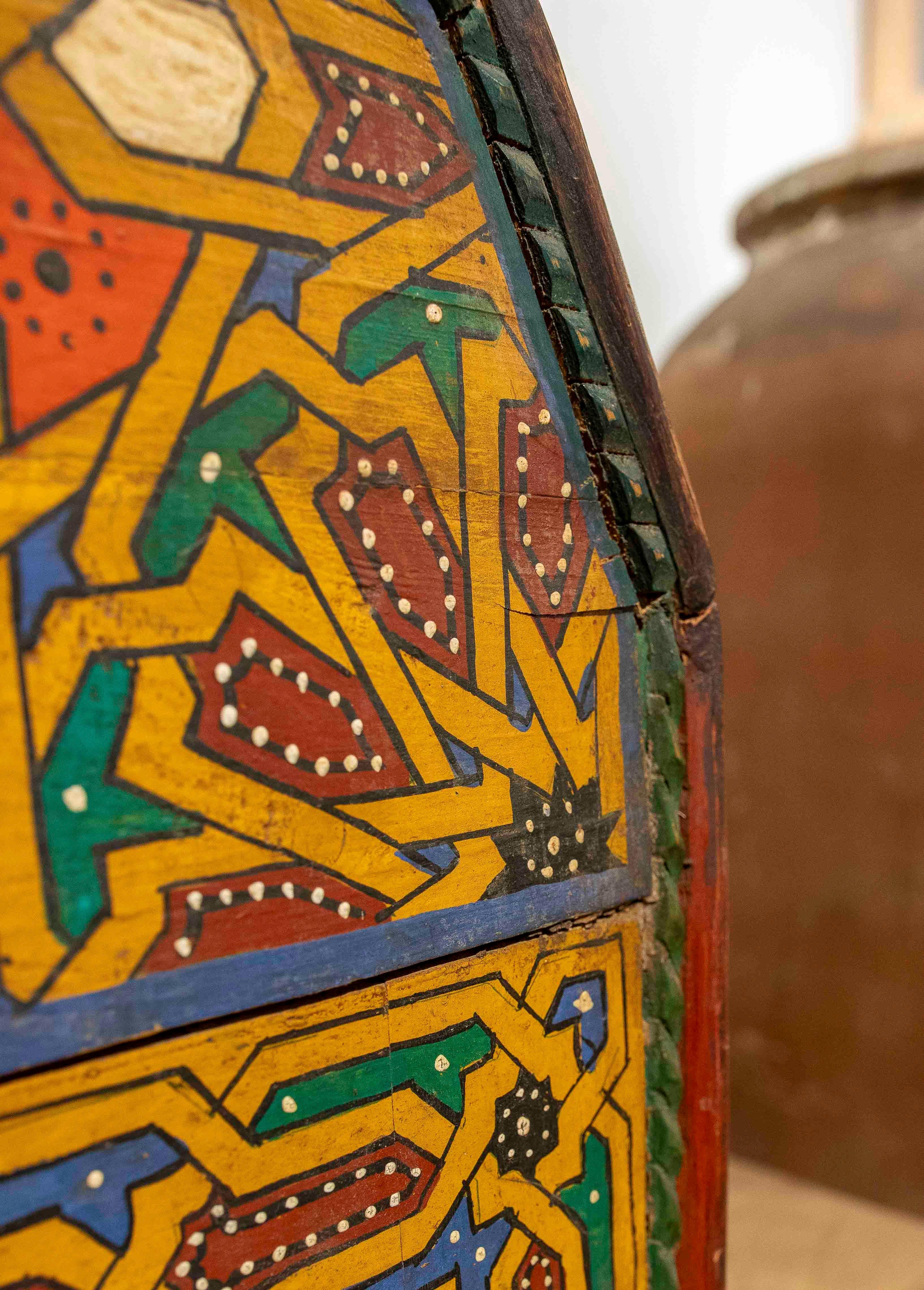 1970s Moroccan Polychrome Mirror with Handcrafted Geometric Design For Sale 4