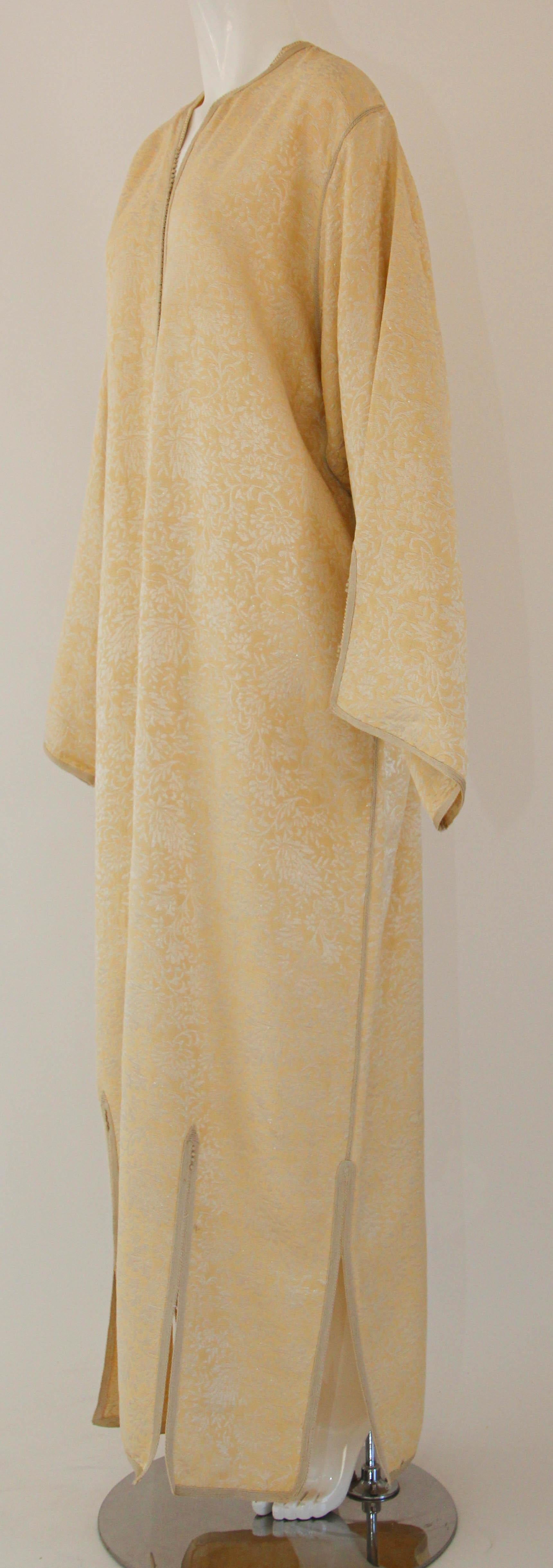 1970s Moroccan Vintage Caftan Gold Silk Cotton Damask For Sale 9