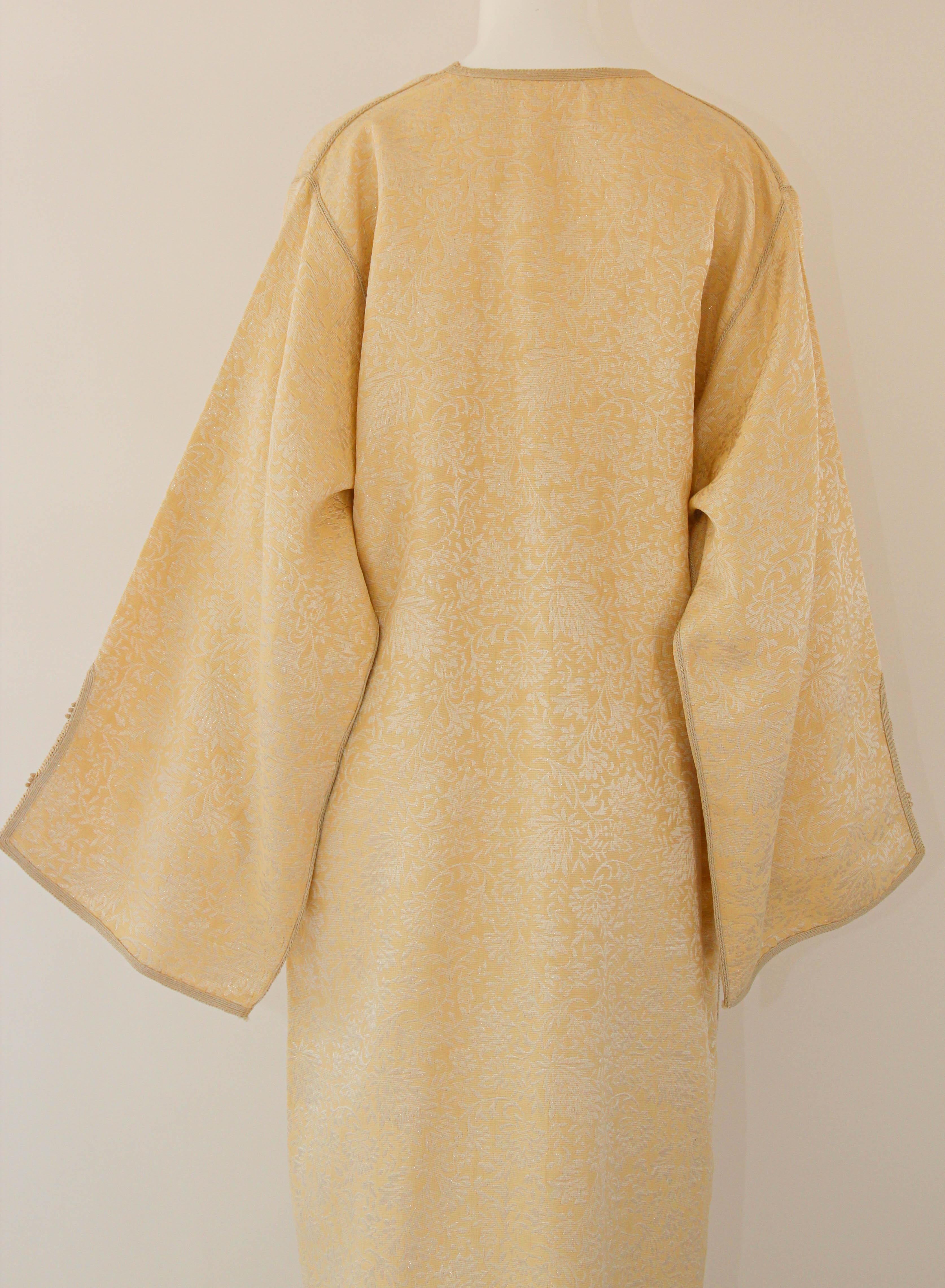 1970s Moroccan Vintage Caftan Gold Silk Cotton Damask For Sale 13