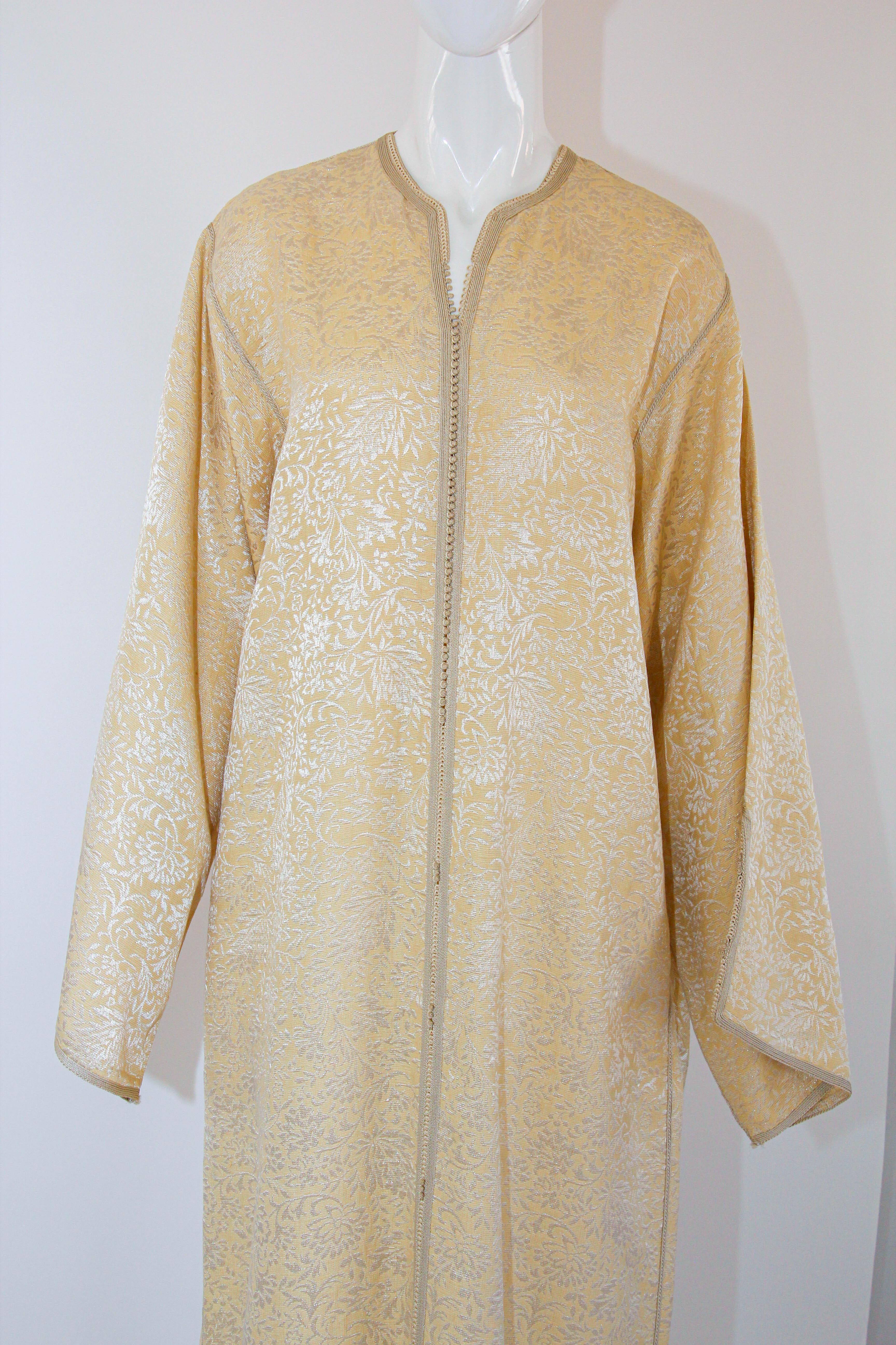 1970s Moroccan Vintage Caftan Gold Silk Cotton Damask In Good Condition For Sale In North Hollywood, CA