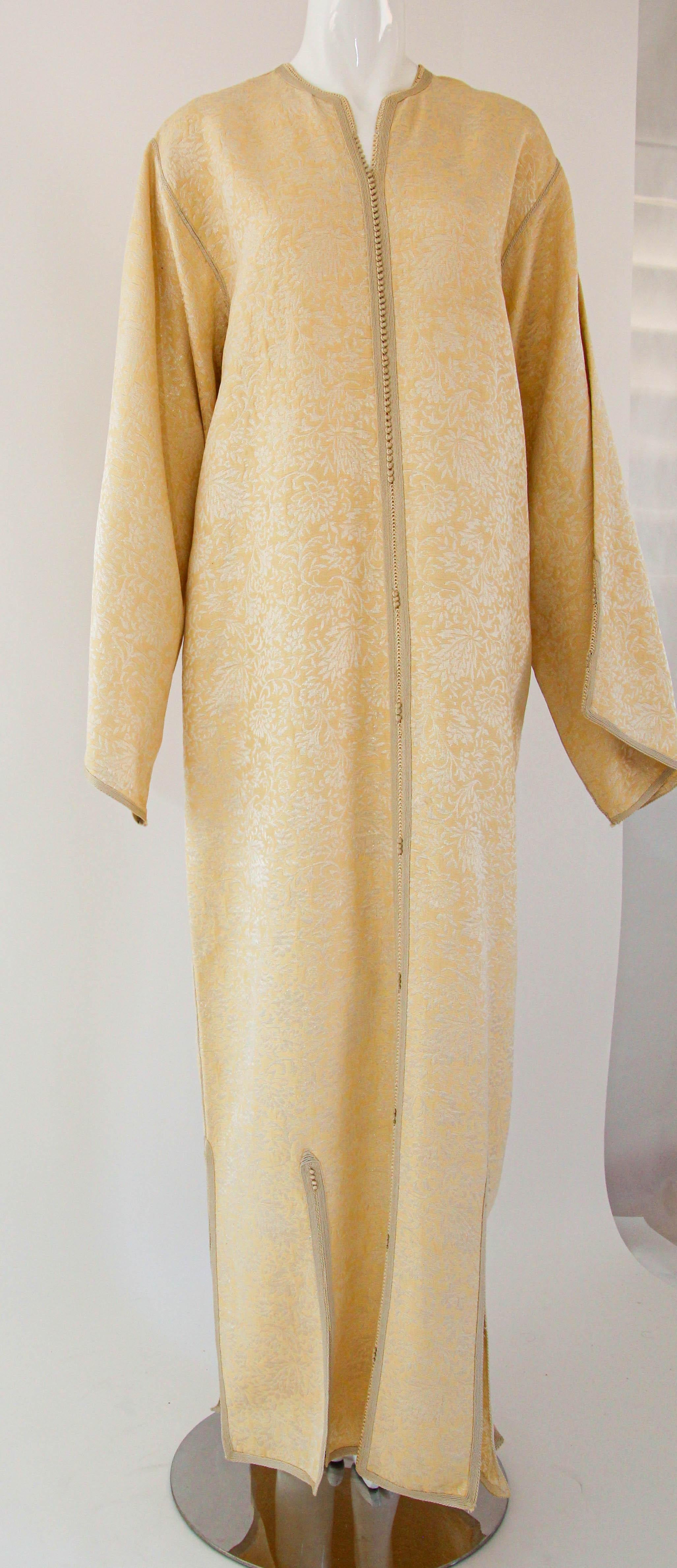 1970s Moroccan Vintage Caftan Gold Silk Cotton Damask For Sale 4