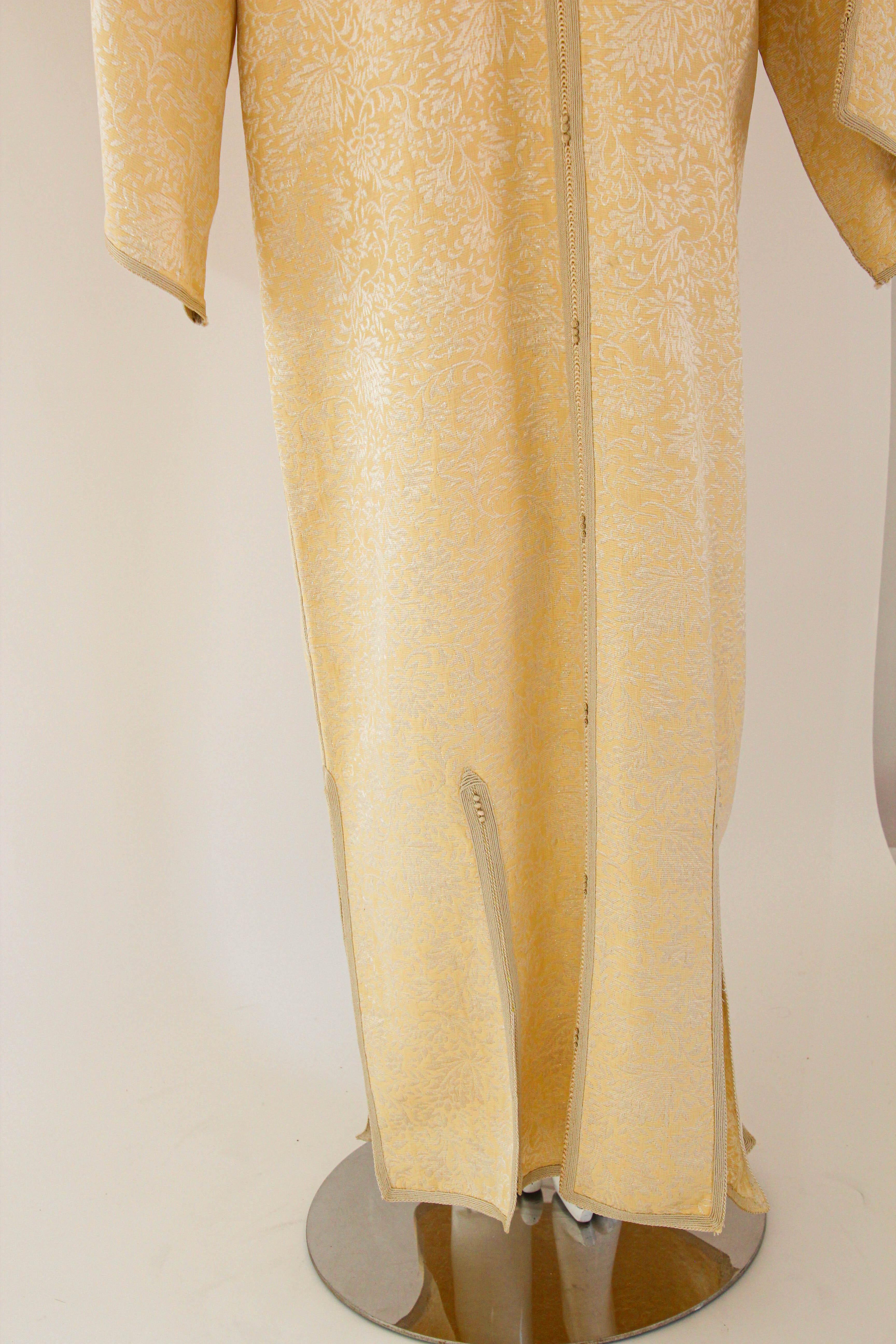1970s Moroccan Vintage Caftan Gold Silk Cotton Damask For Sale 5