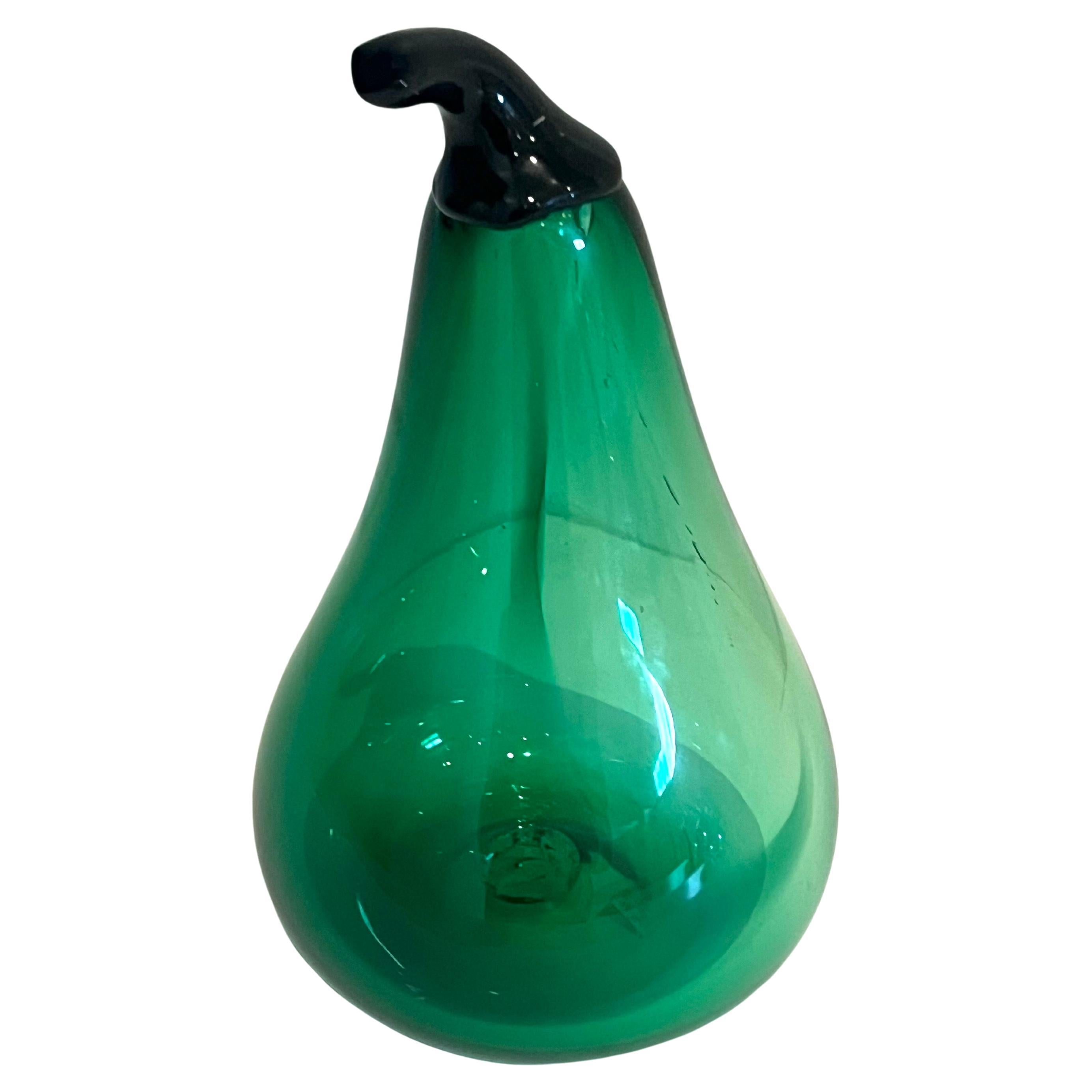 1970er Jahre Mundgeblasenes Glas Dekorative Birnenskulptur Signiert von V Williams