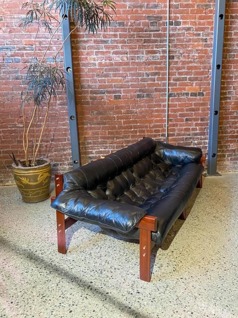 1970s “MP41” Brazilian Wood and Leather Sofa by Percival Lafer In Excellent Condition In Victoria, BC