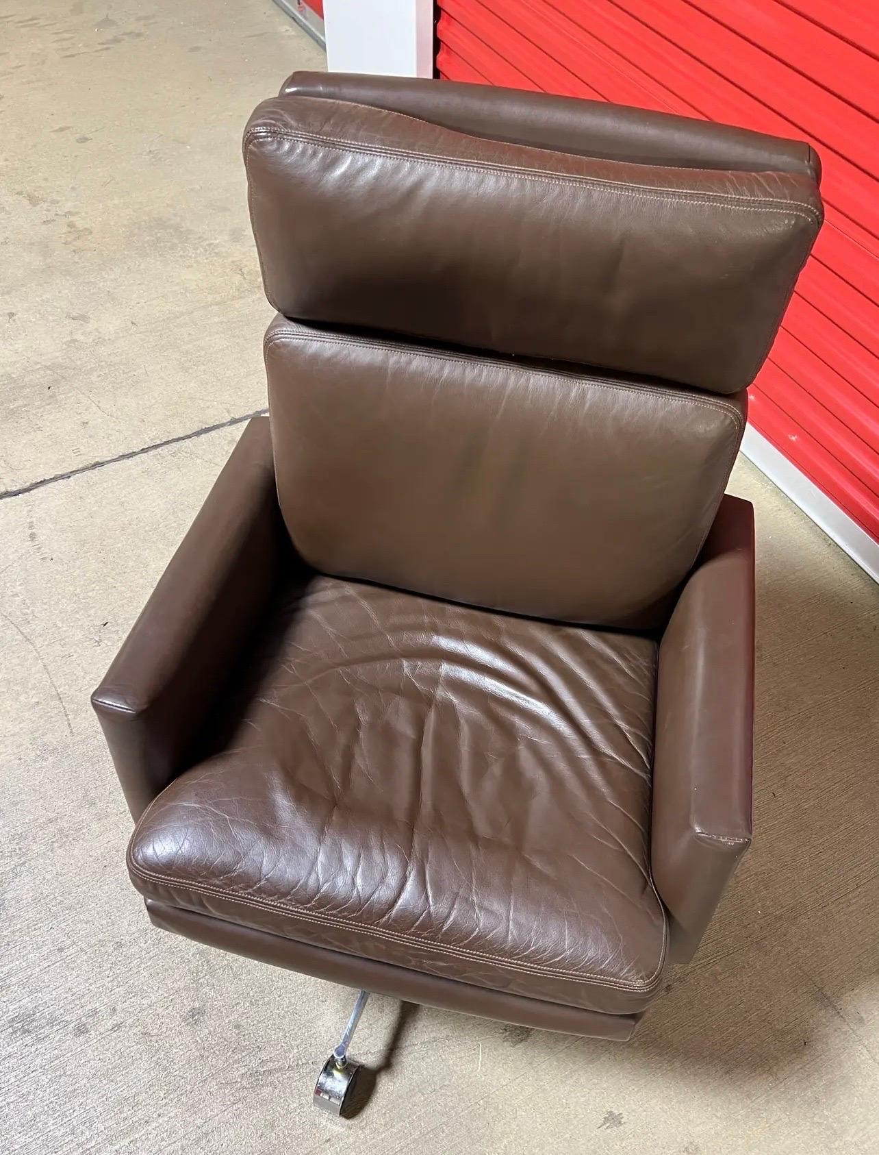 American 1970s Mueller Leather Executive Desk Chair For Sale