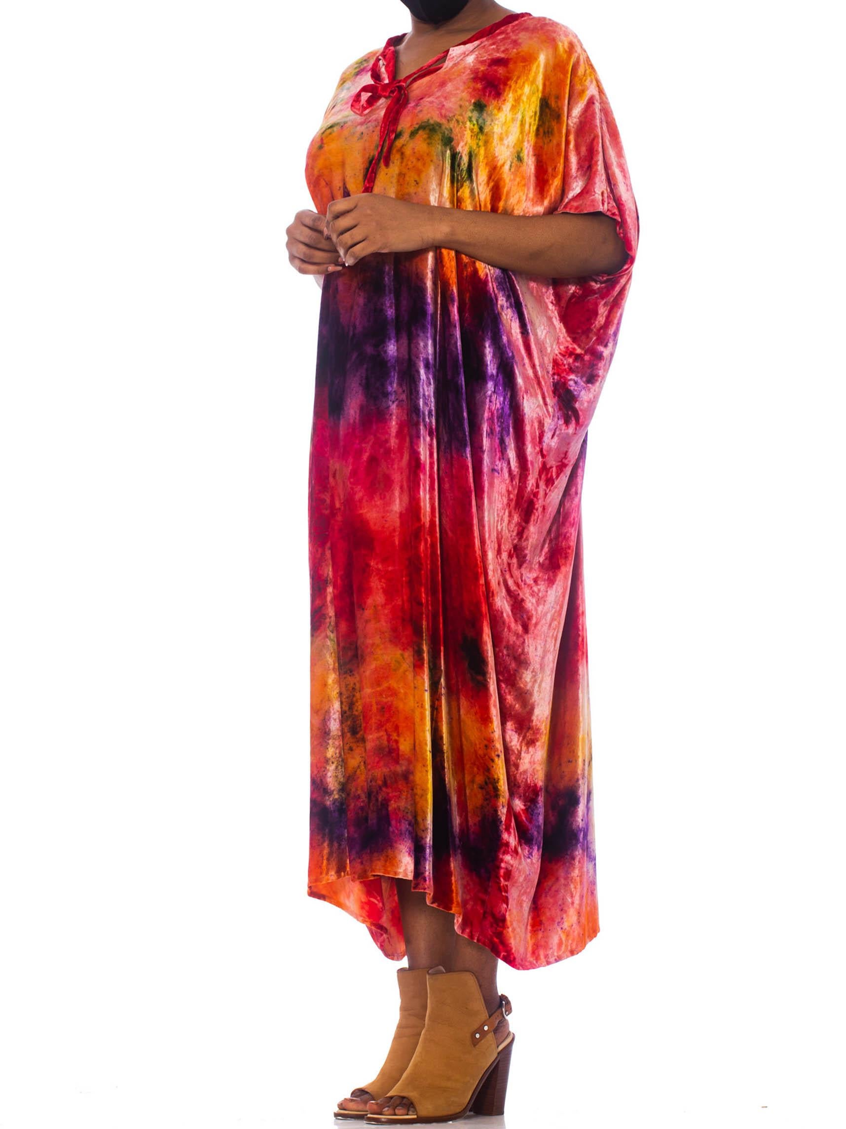Women's 1970S Multicolor Velvet Tye Dye  Kaftan For Sale