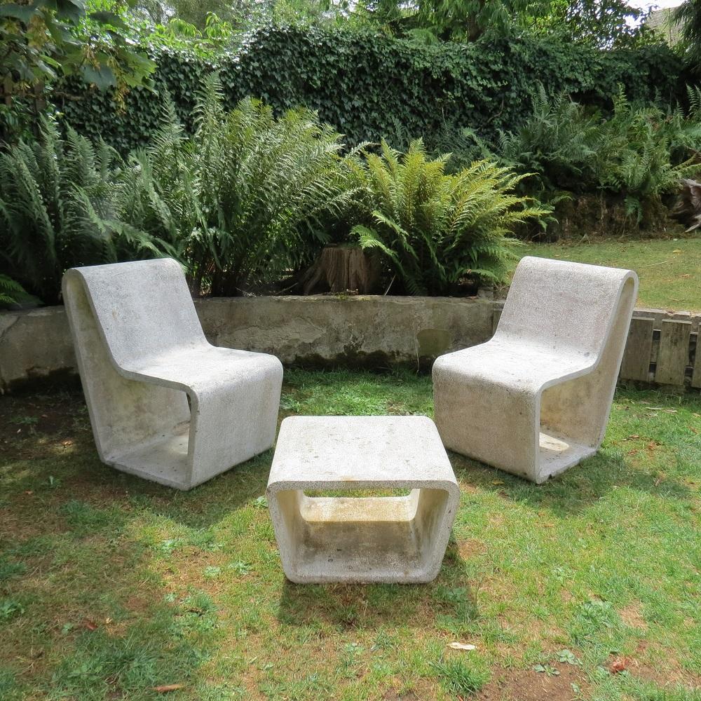 English 1970s Municipal Brutalist Concrete Garden Loop Chairs and Table Willy Guhl Style For Sale