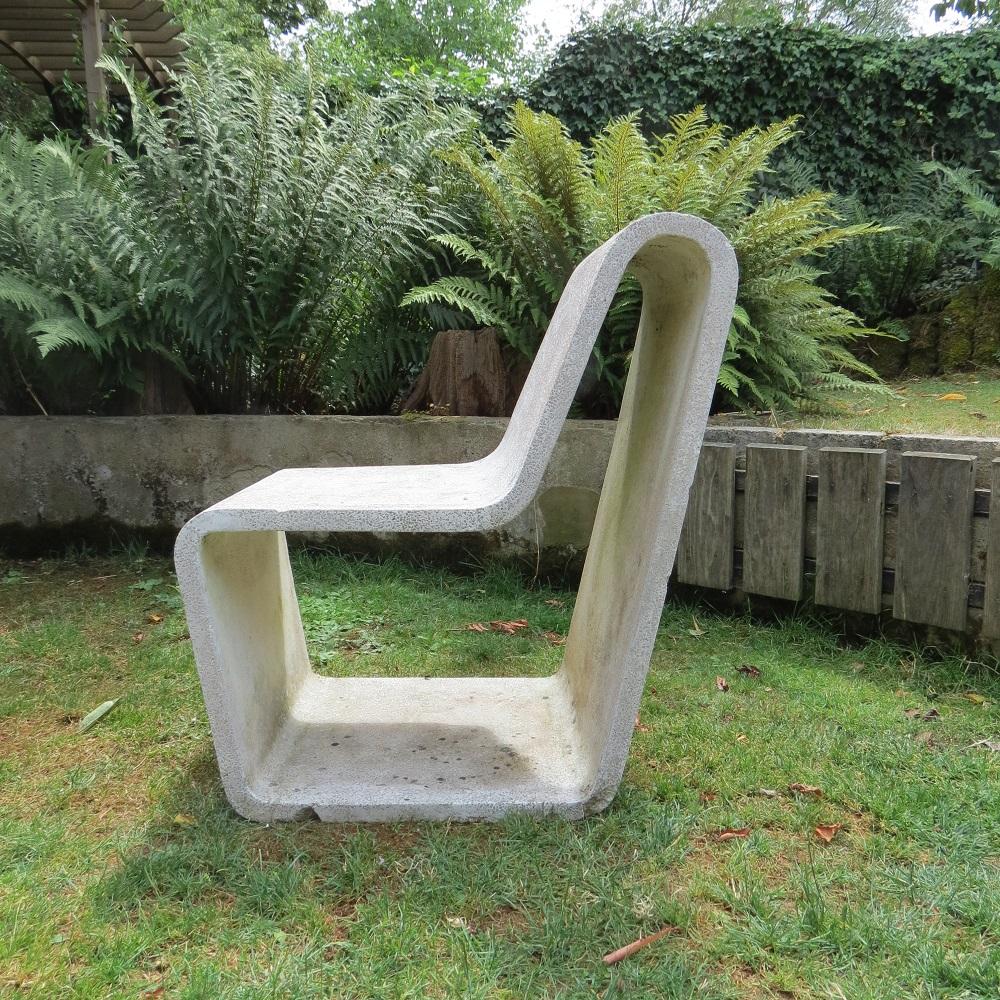 1970s Municipal Brutalist Concrete Garden Loop Chairs and Table Willy Guhl Style In Good Condition For Sale In Stow on the Wold, GB