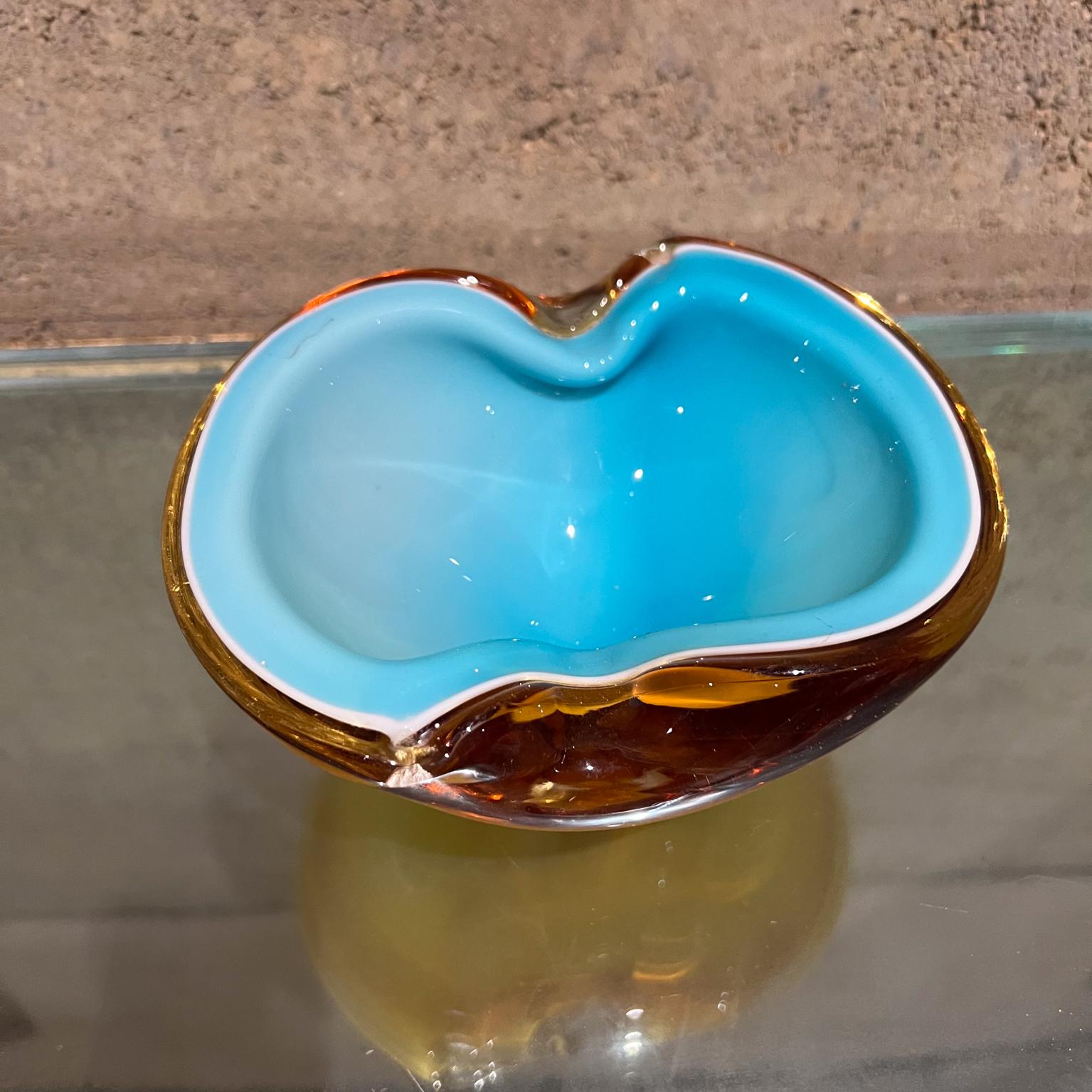 1970s Murano Art Glass Sensual Bowl Turquoise and Amber  For Sale 2