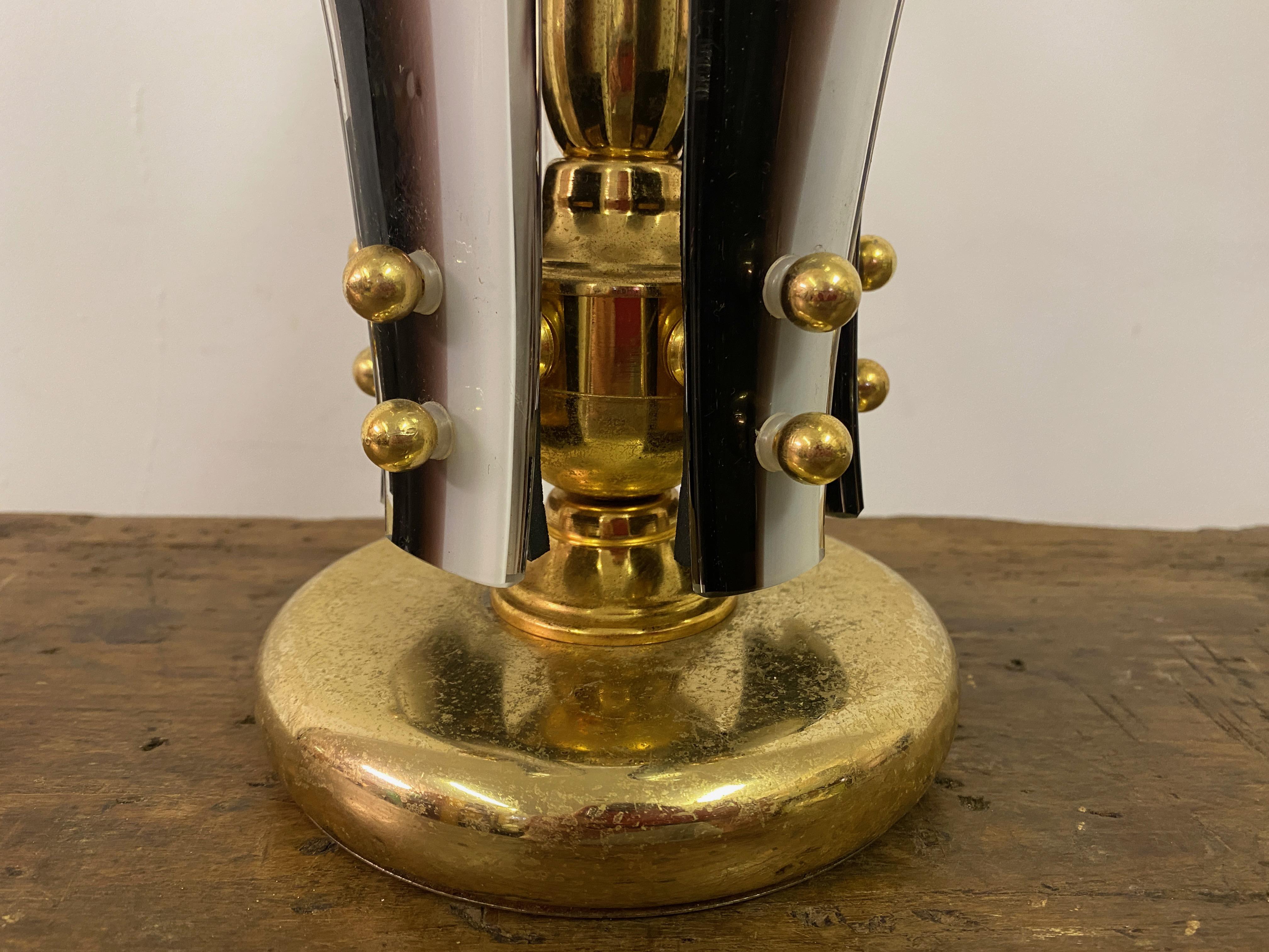 1970S Murano Glass And Brass Leaf Lamp In Good Condition For Sale In London, London
