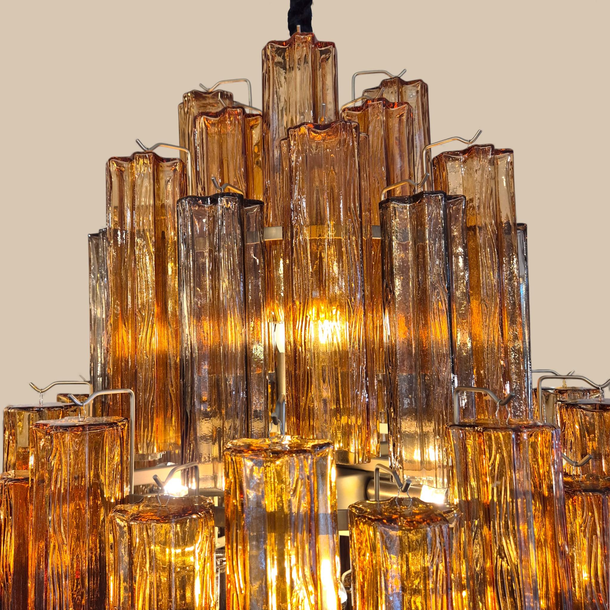 Lámpara de cristal de Murano de los años setenta con pantallas anaranjadas polilobuladas tubos, Italia en venta 5